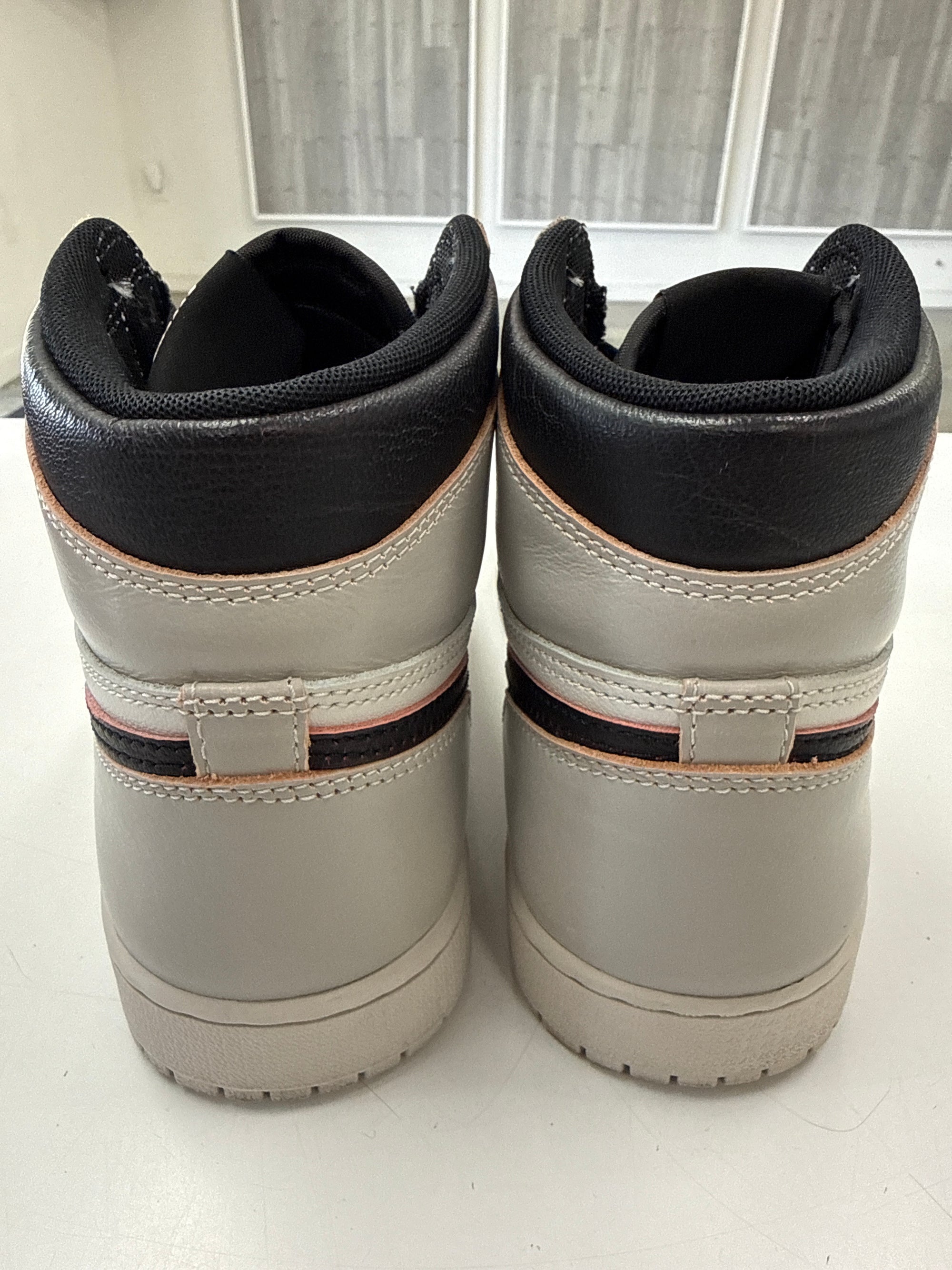 AIR JORDAN 1 HIGH NYC TO PARIS - SIZE 8 (WORN)