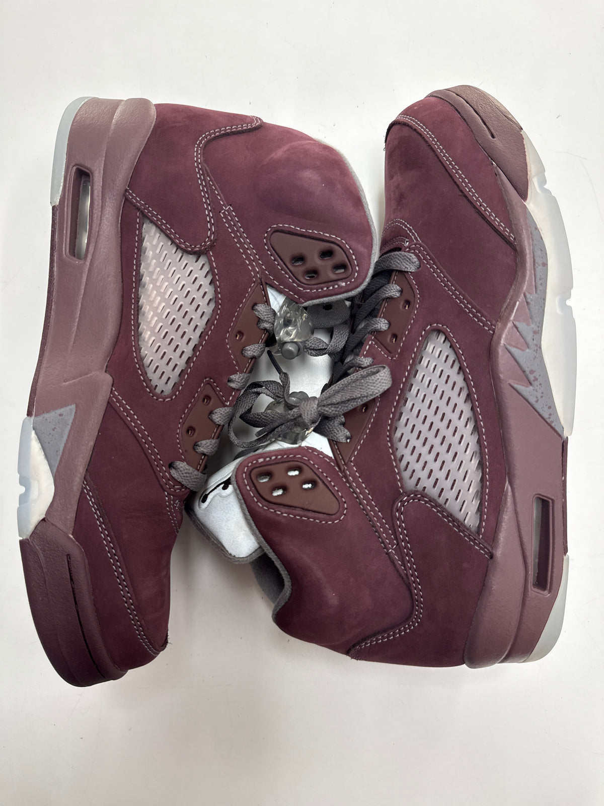 AIR JORDAN 5 BURGUNDY 2023 - SIZE 9.5 (WORN)