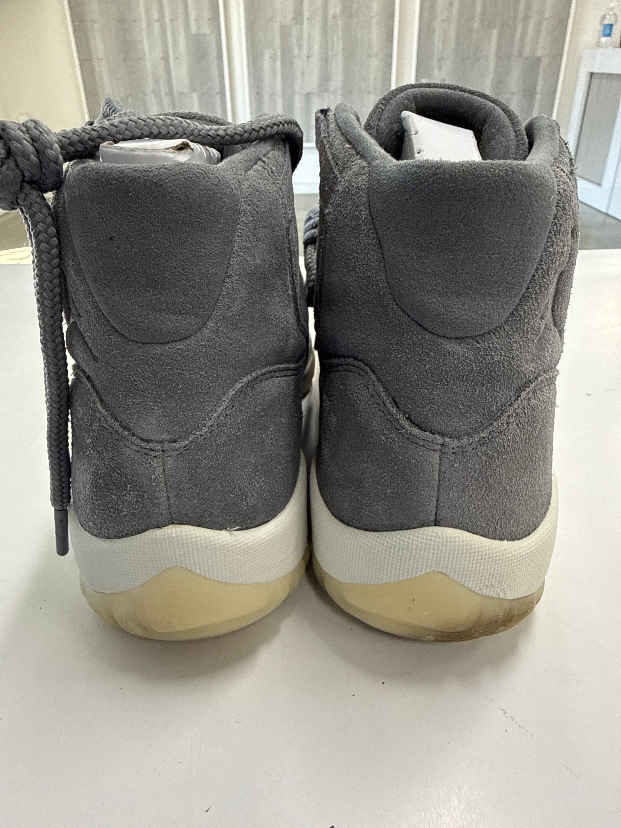 AIR JORDAN 11 PINNACLE GREY SUEDE - SIZE 10 (WORN)