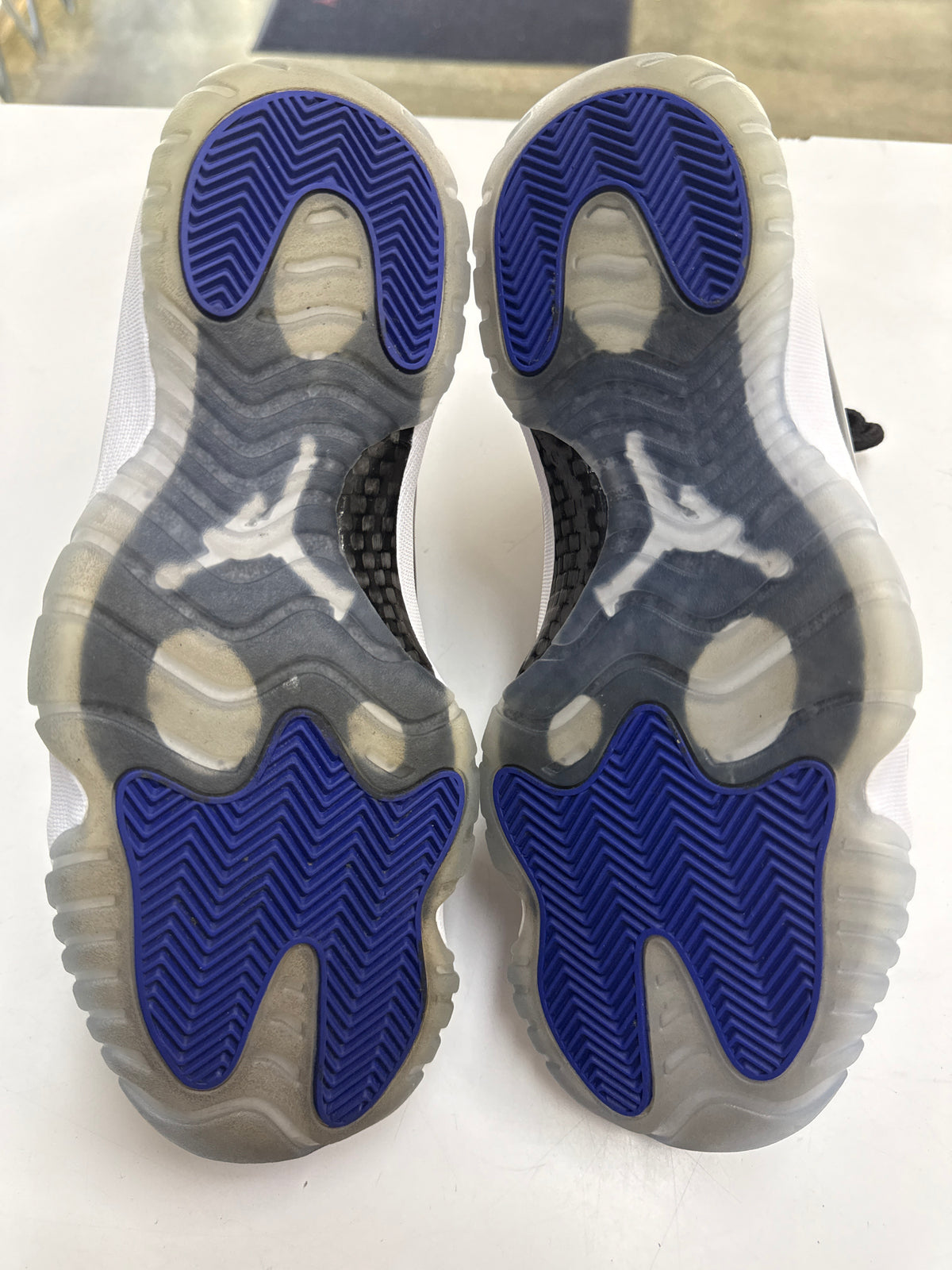 AIR JORDAN 11 SPACE JAM - SIZE 10 (WORN)