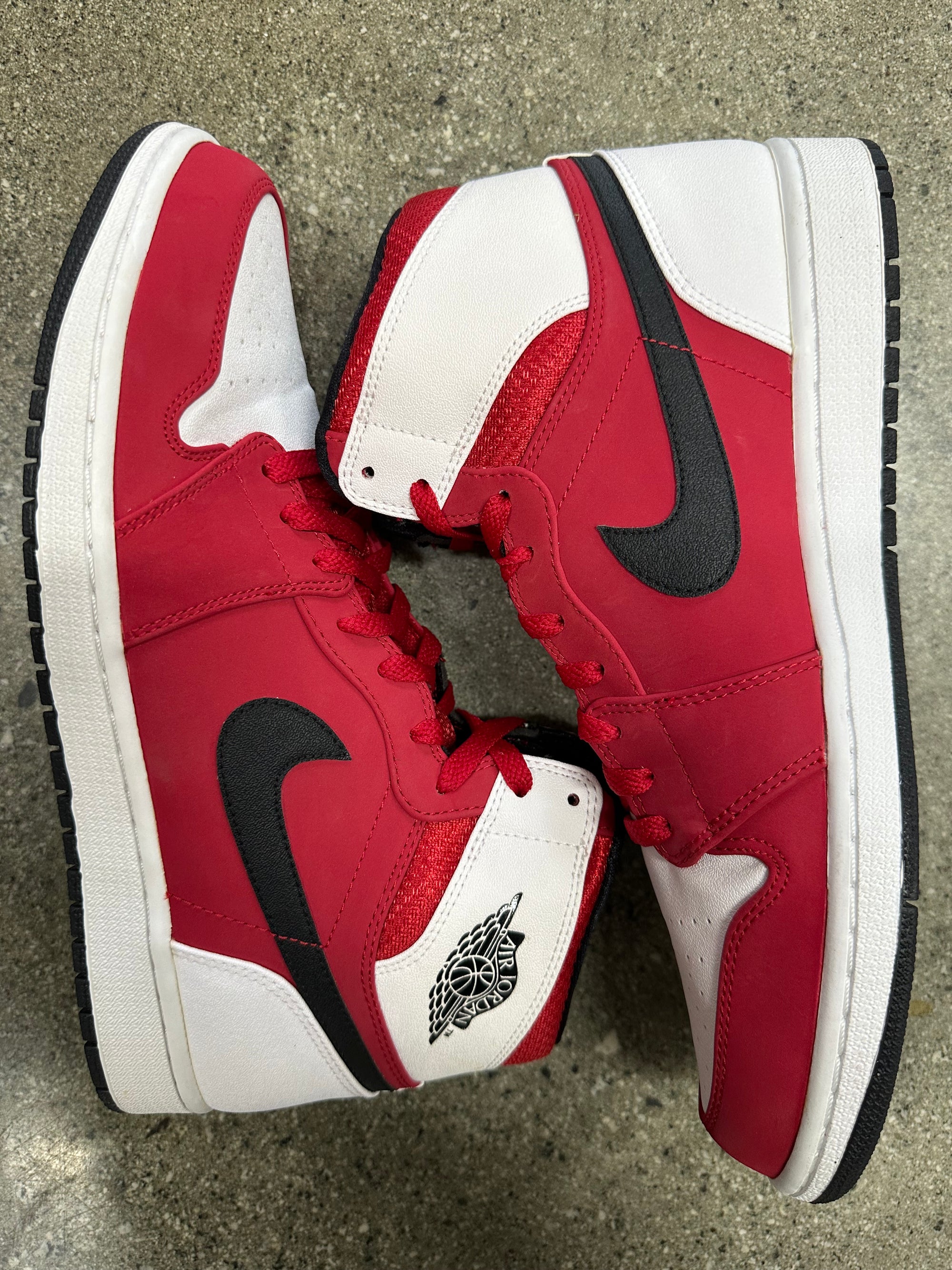 AIR JORDAN 1 CARMINE - SIZE 11.5 (WORN) - SUPER CLEAN