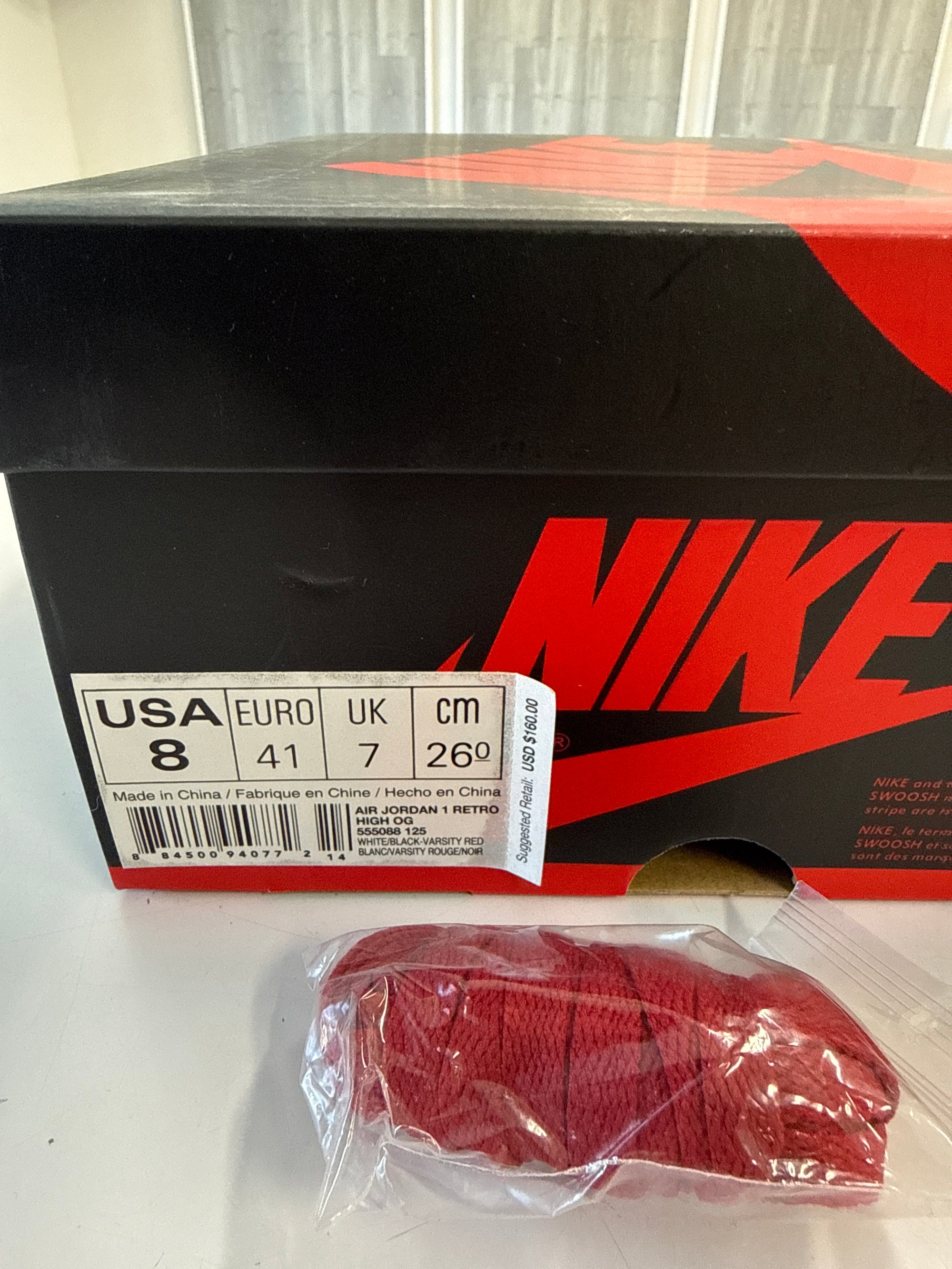 AIR JORDAN 1 HIGH BLACK TOE 2016 - SIZE 8 (WORN)