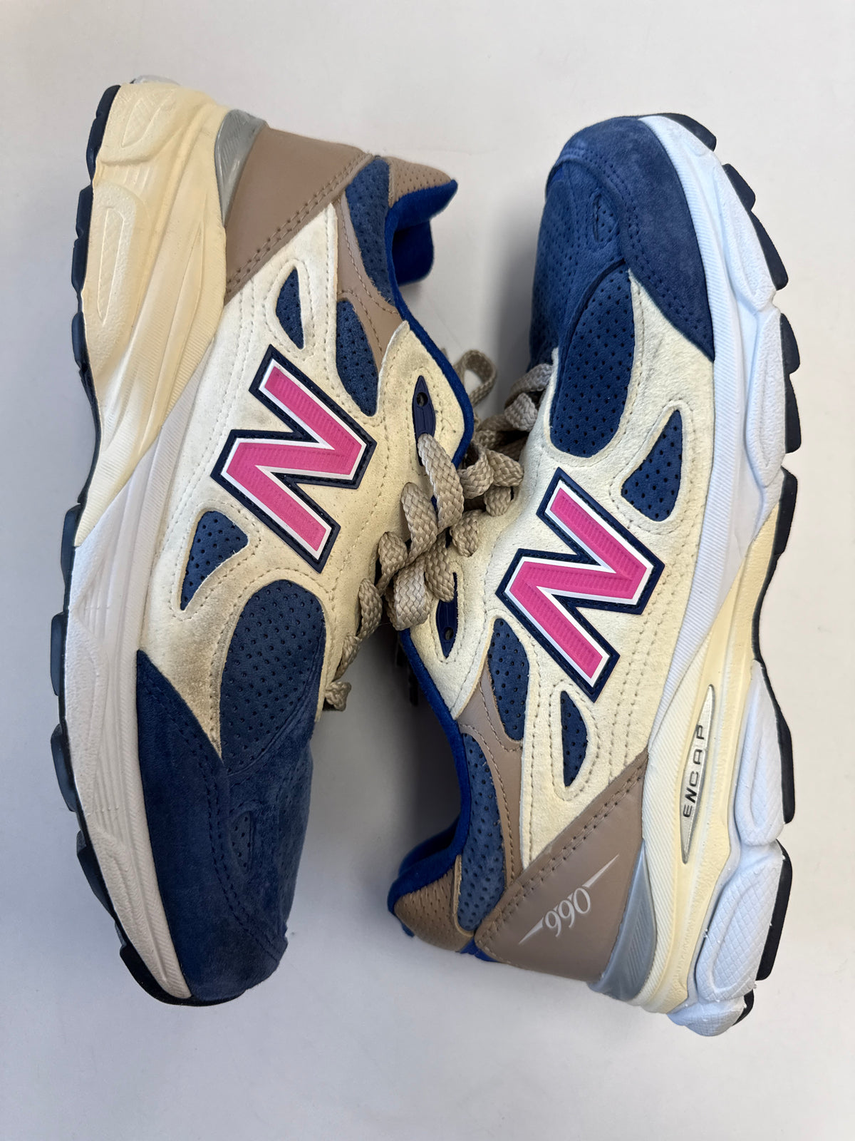 NEW BALANCE 990 KITH DAYTONA (WITH SOCKS) - SIZE 8.5 (WORN)