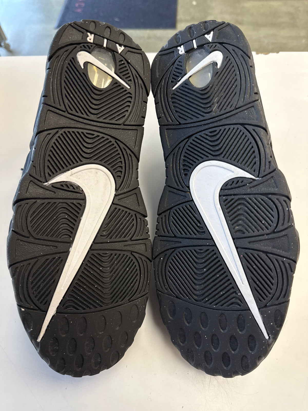 AIR MORE UPTEMPO 96 BLACK WHITE 2023 - SIZE 11 (WORN)