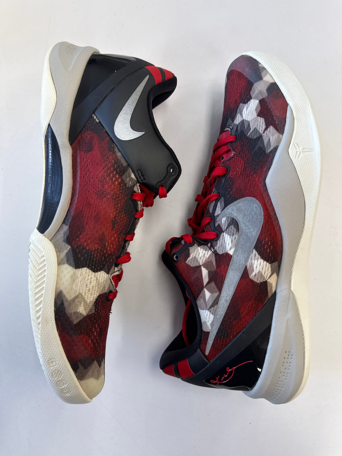 KOBE 8 SYSTEM MILK SNAKE - SIZE 9 (WORN)