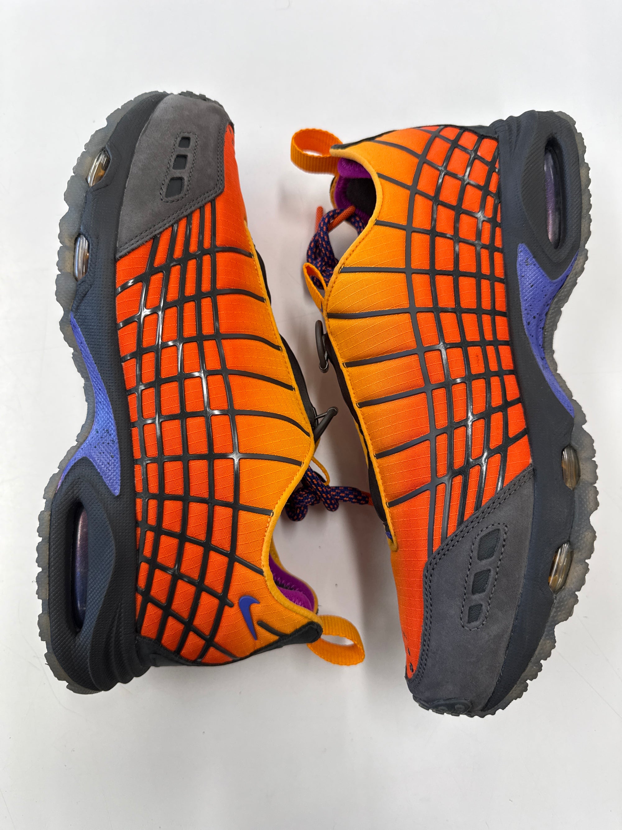 AIR MAX SUNDER KIDS OF IMMIGRANTS SUNRISE - SIZE 9.5 (WORN)