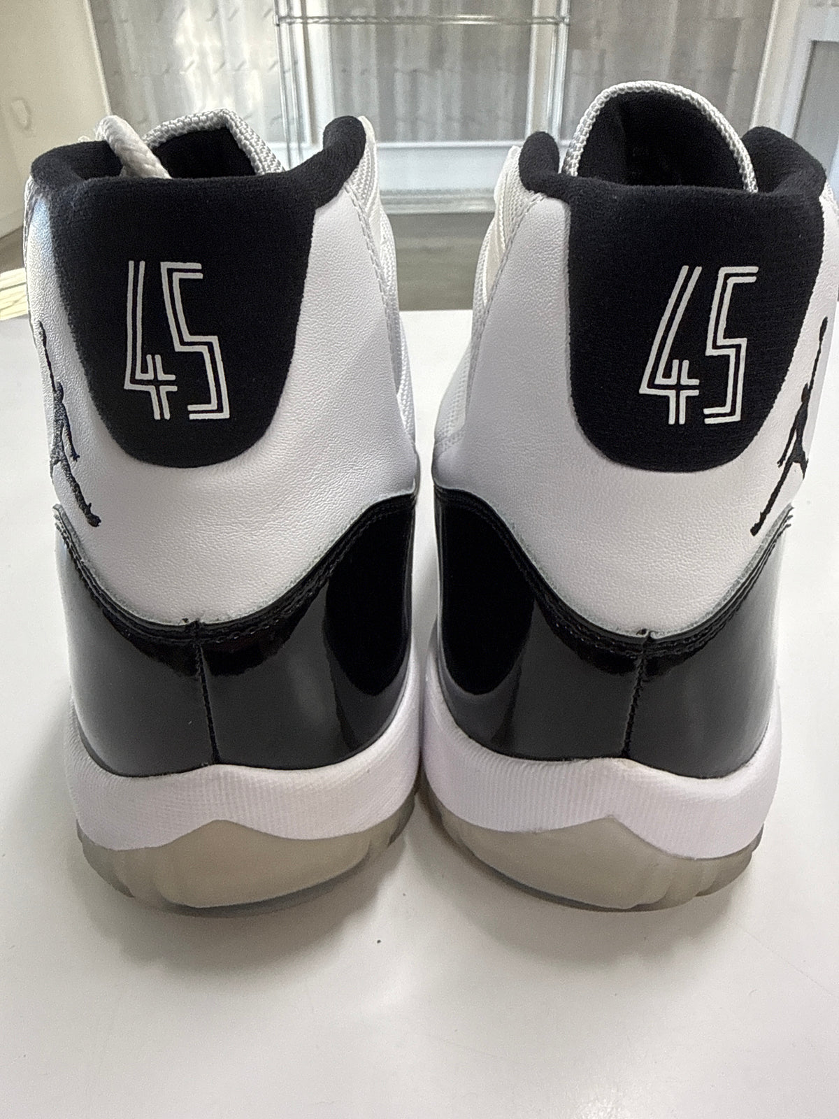 AIR JORDAN 11 CONCORD 2018 - SIZE 11 (WORN)