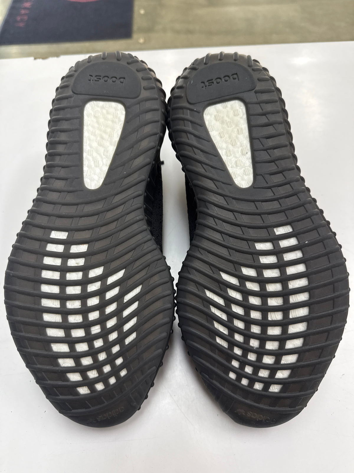 YEEZY BOOST 350 V2 BLACK RED - SIZE 11 (WORN)