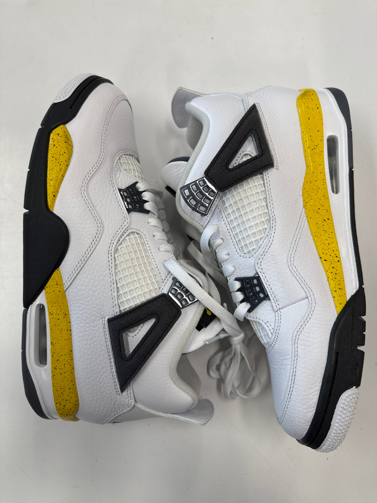 AIR JORDAN 4 TOUR YELLOW 2026 - SIZE 11 (WORN)
