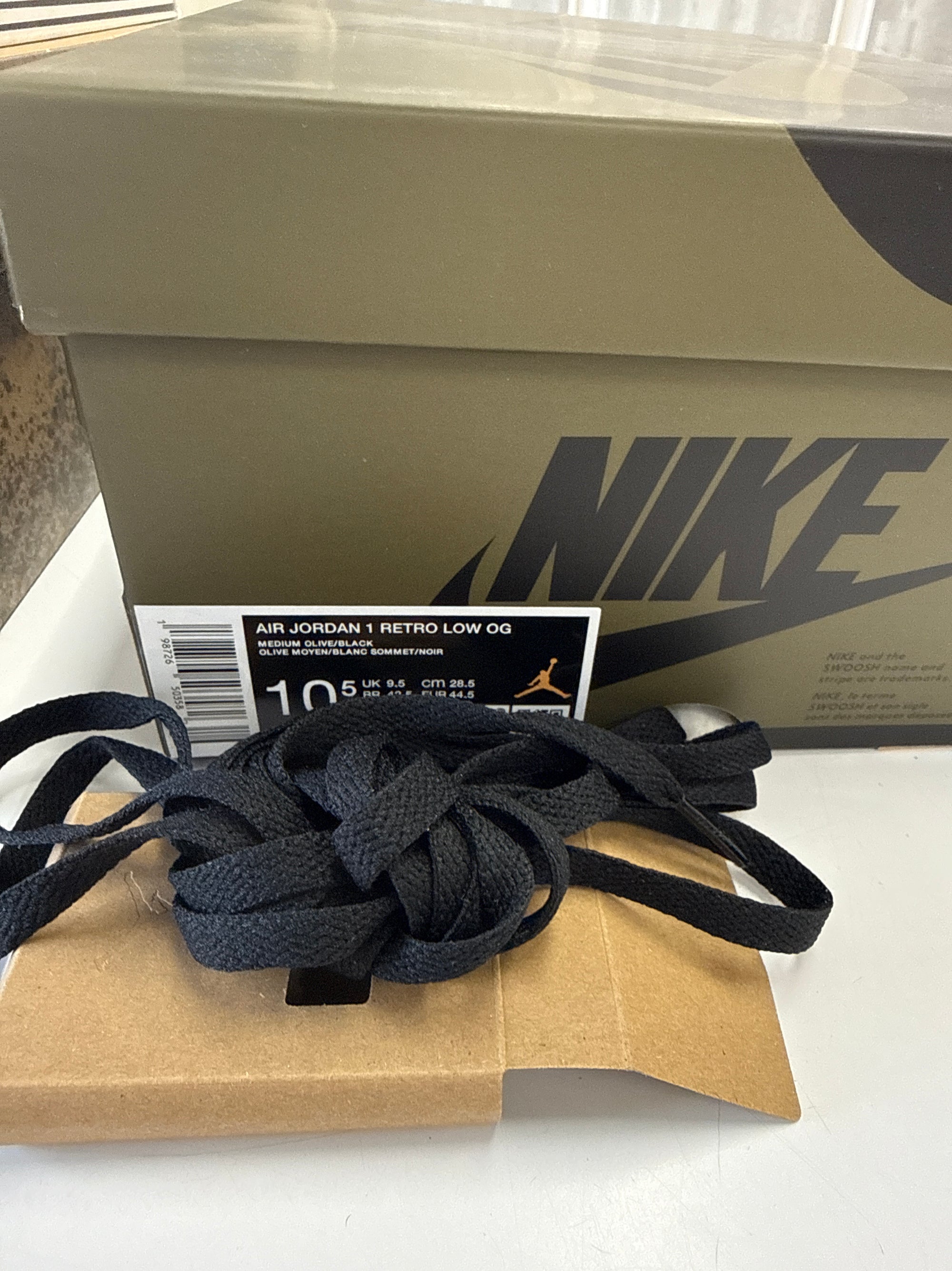 AIR JORDAN 1 LOW MEDIUM OLIVE - SIZE 10.5 (WORN) - SIZE 10.5 (WORN)