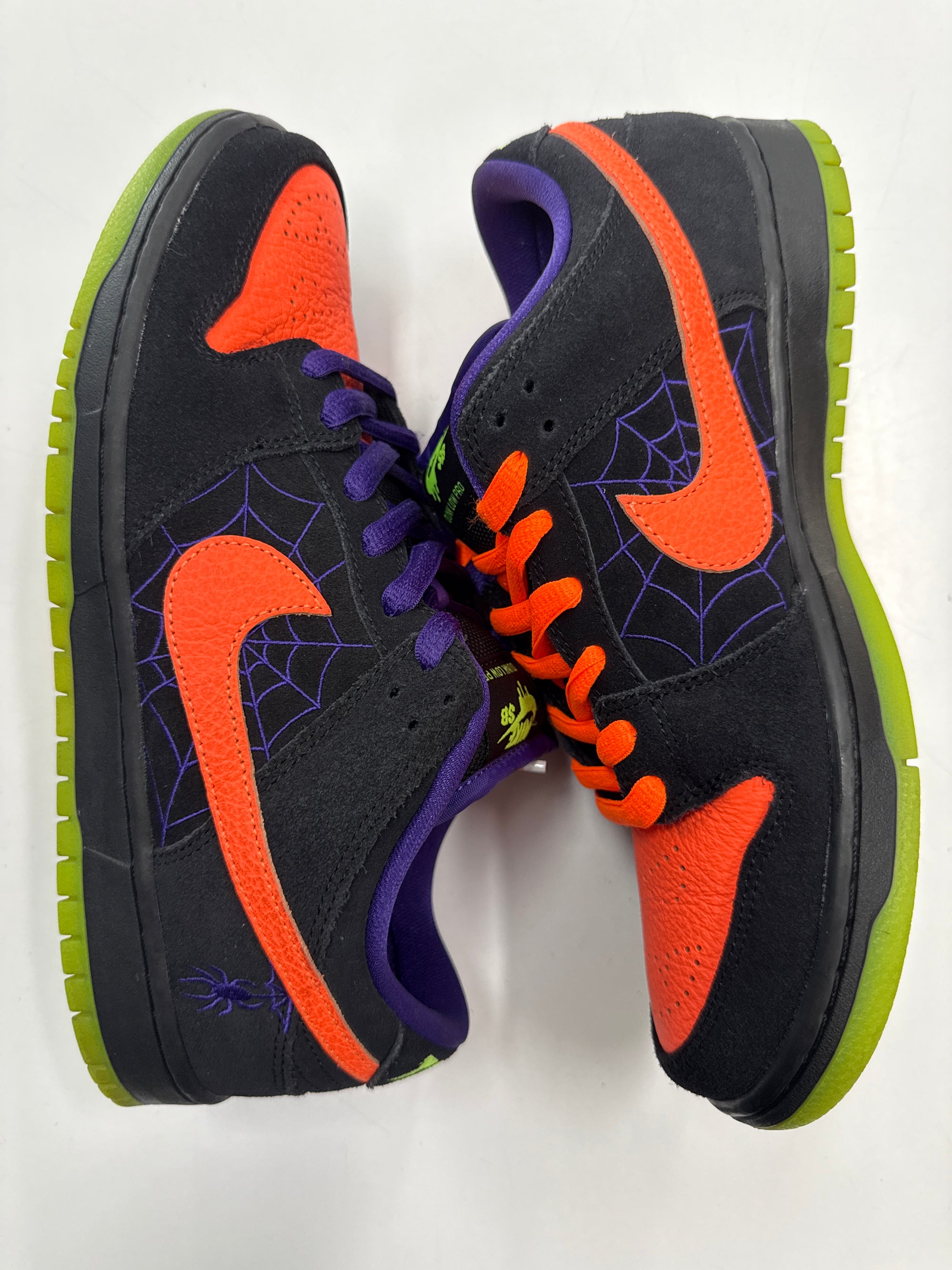 SB DUNK LOW PRO NIGHT OF MISCHIEF HALLOWEEN - SIZE 9 (WORN)