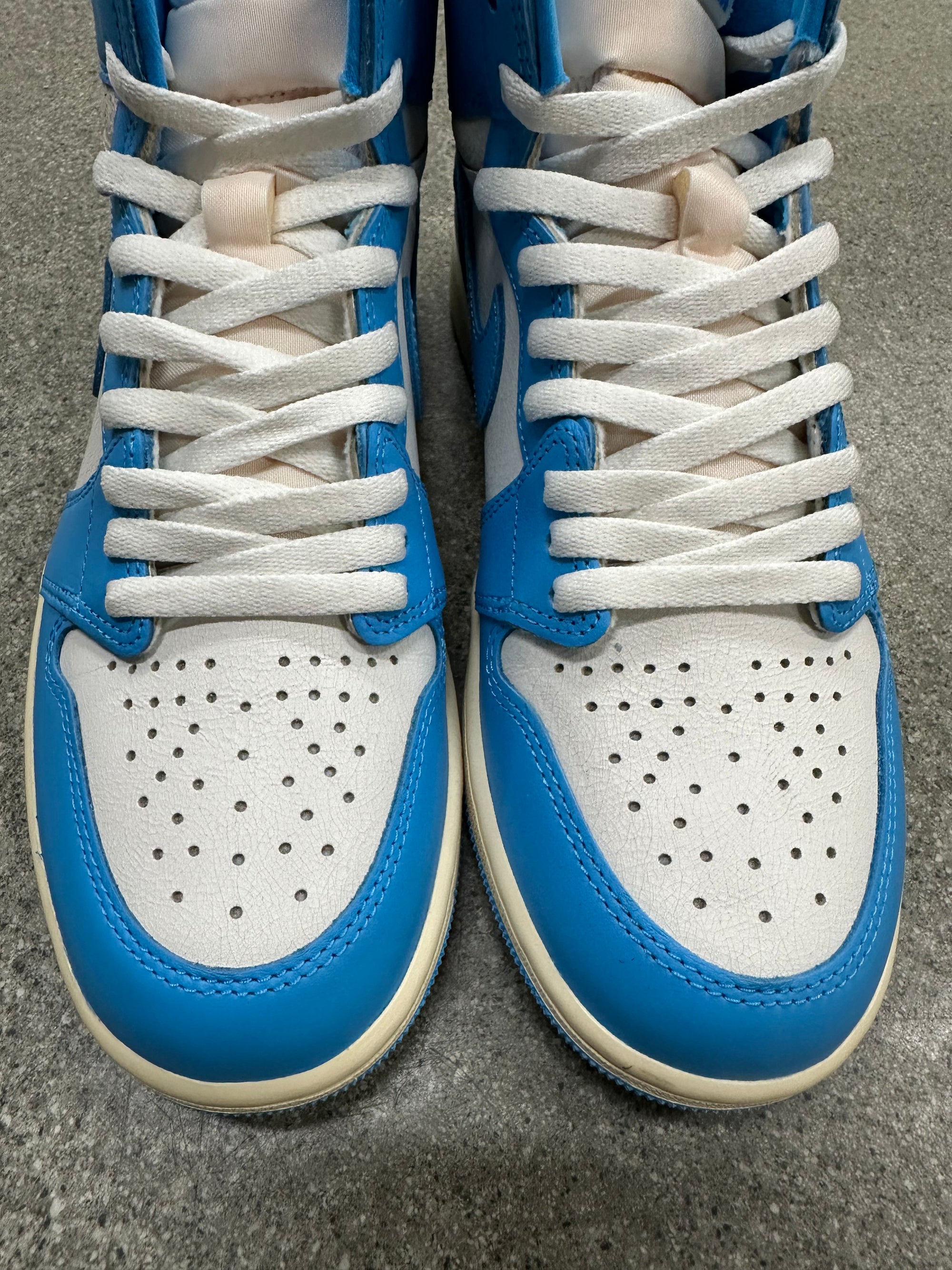 AIR JORDAN 1 UNC REIMAGINED - SIZE 8.5 (WORN)