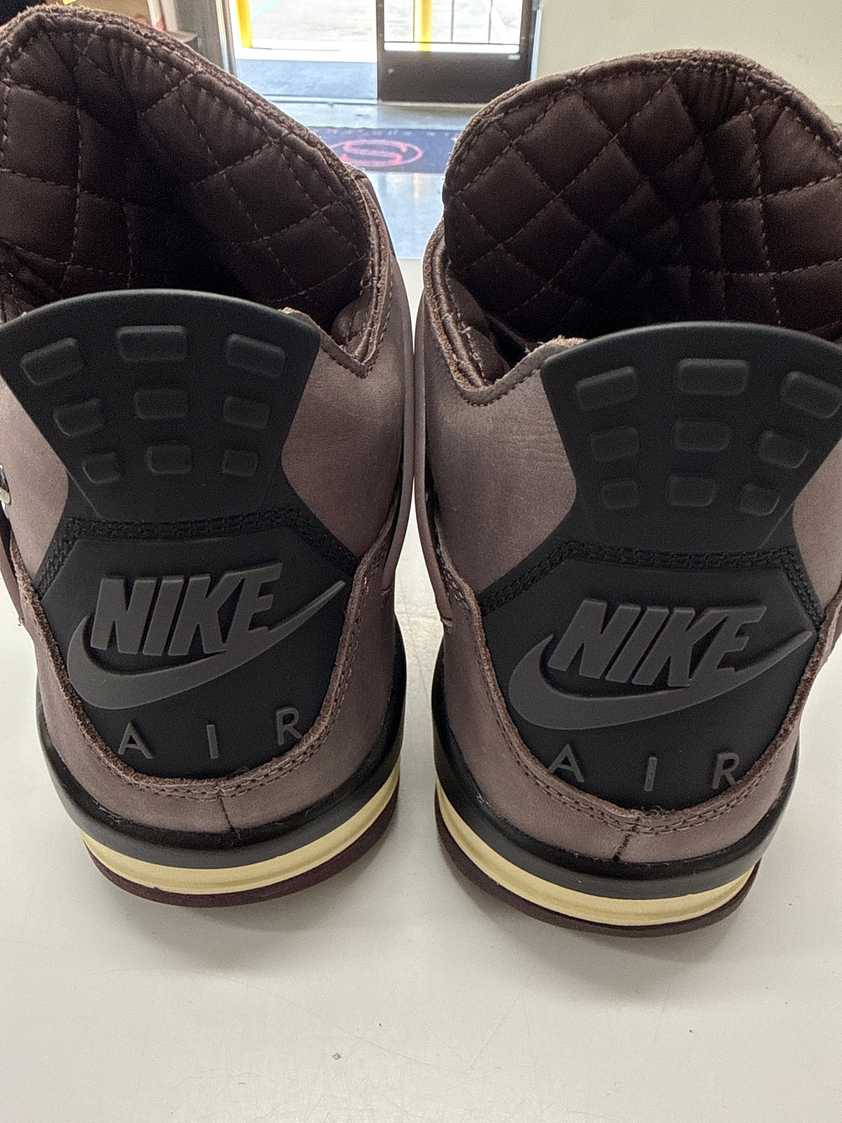 AIR JORDAN 4 A MA MANIERE VIOLET ORE - SIZE 8.5 (WORN)