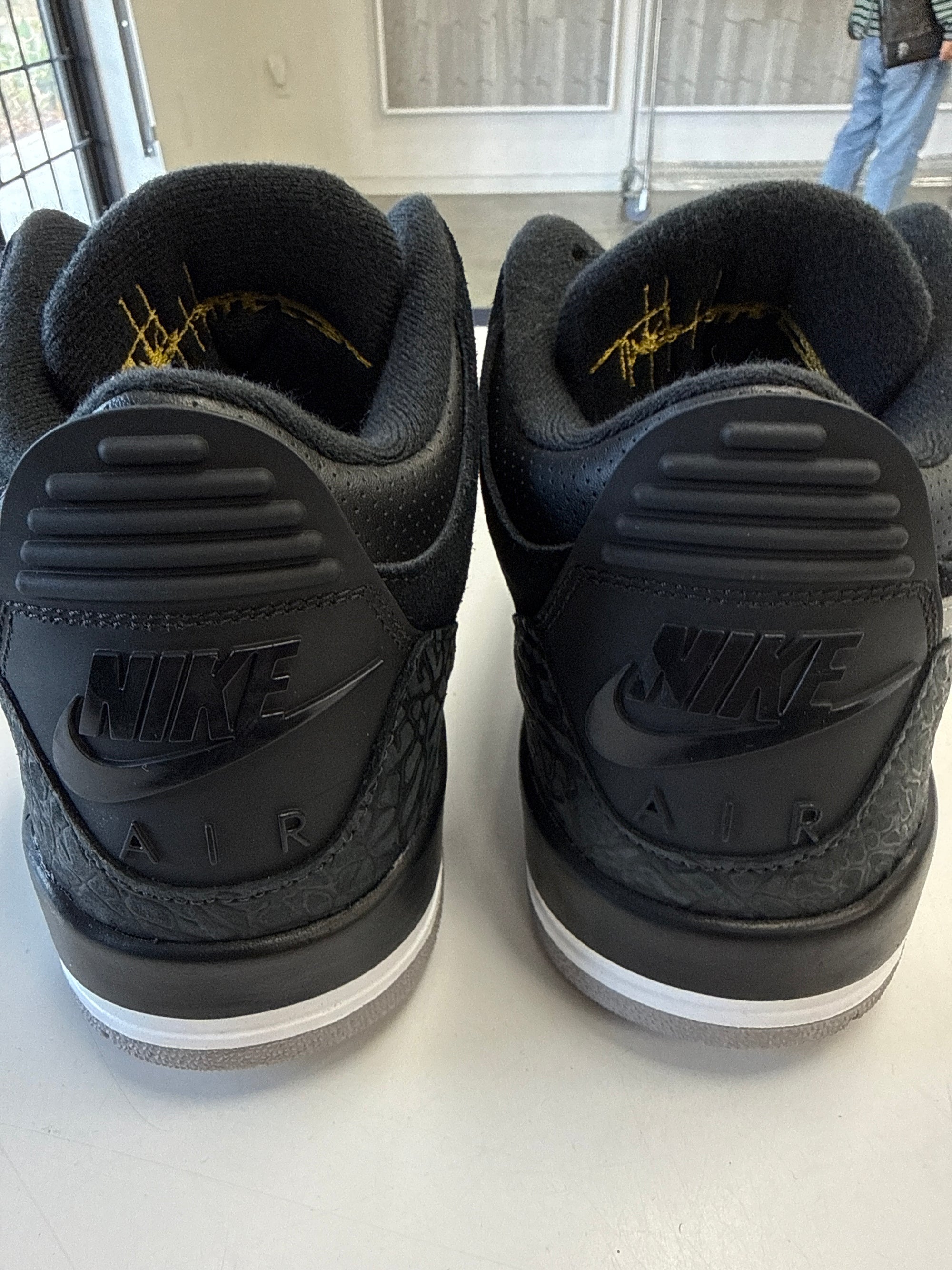 AIR JORDAN 3 TINKER BLACK - SIZE 9.5 (WORN)