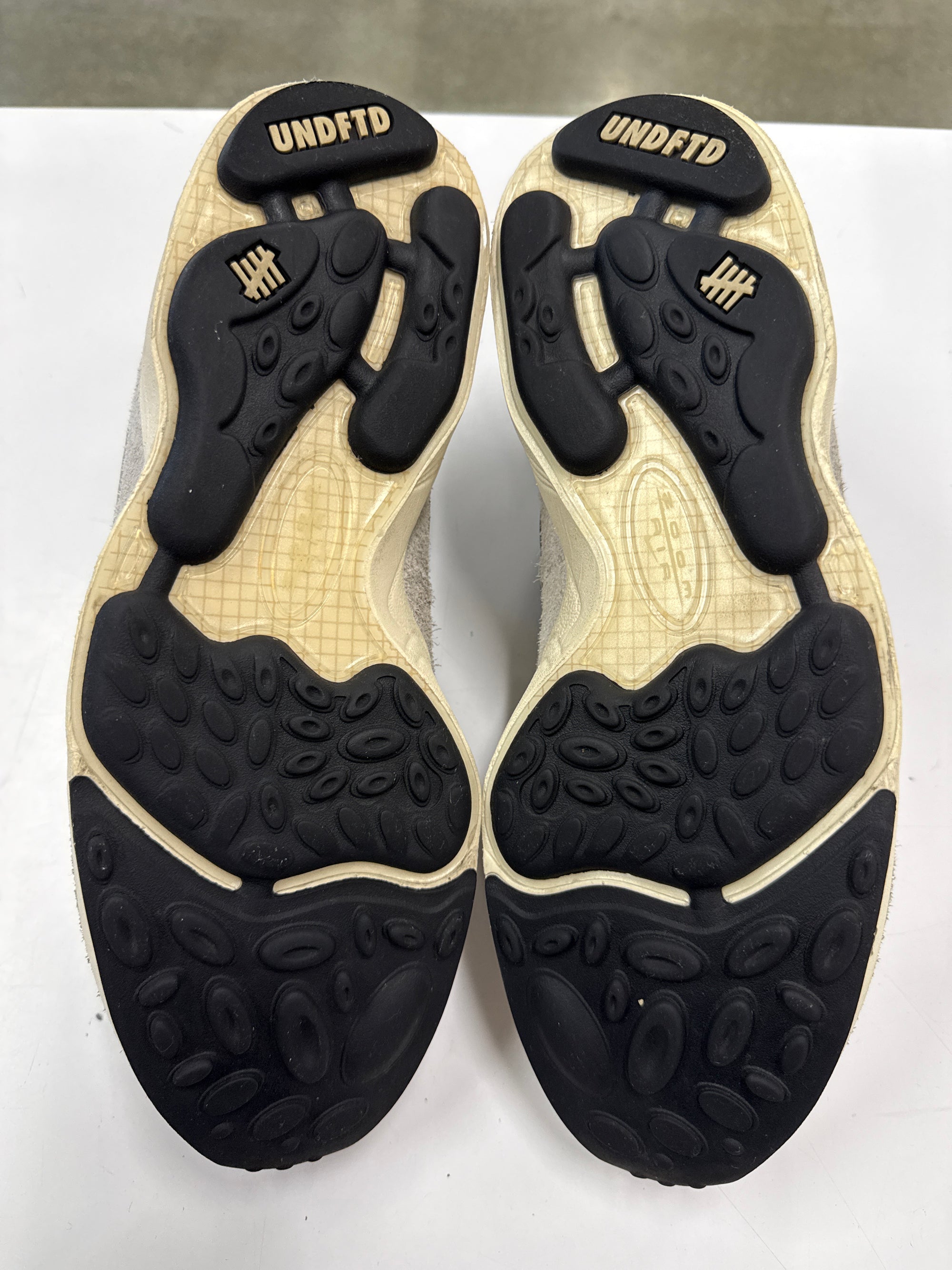 AIR ZOOM SPIRIDON - SIZE 11 (WORN)