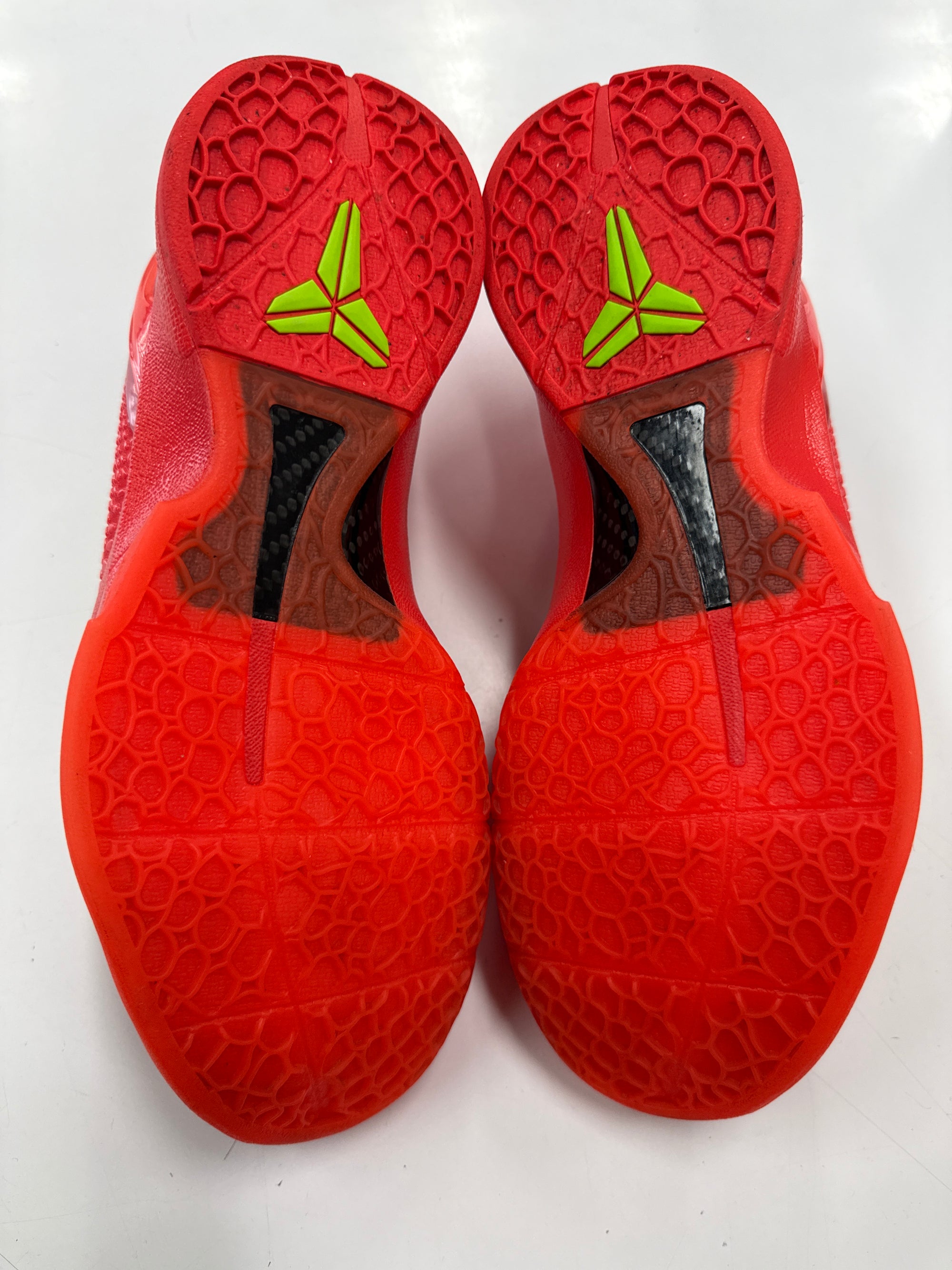 KOBE 6 PROTRO REVERSE GRINCH - SIZE 9 (WORN) - SUPER CLEAN