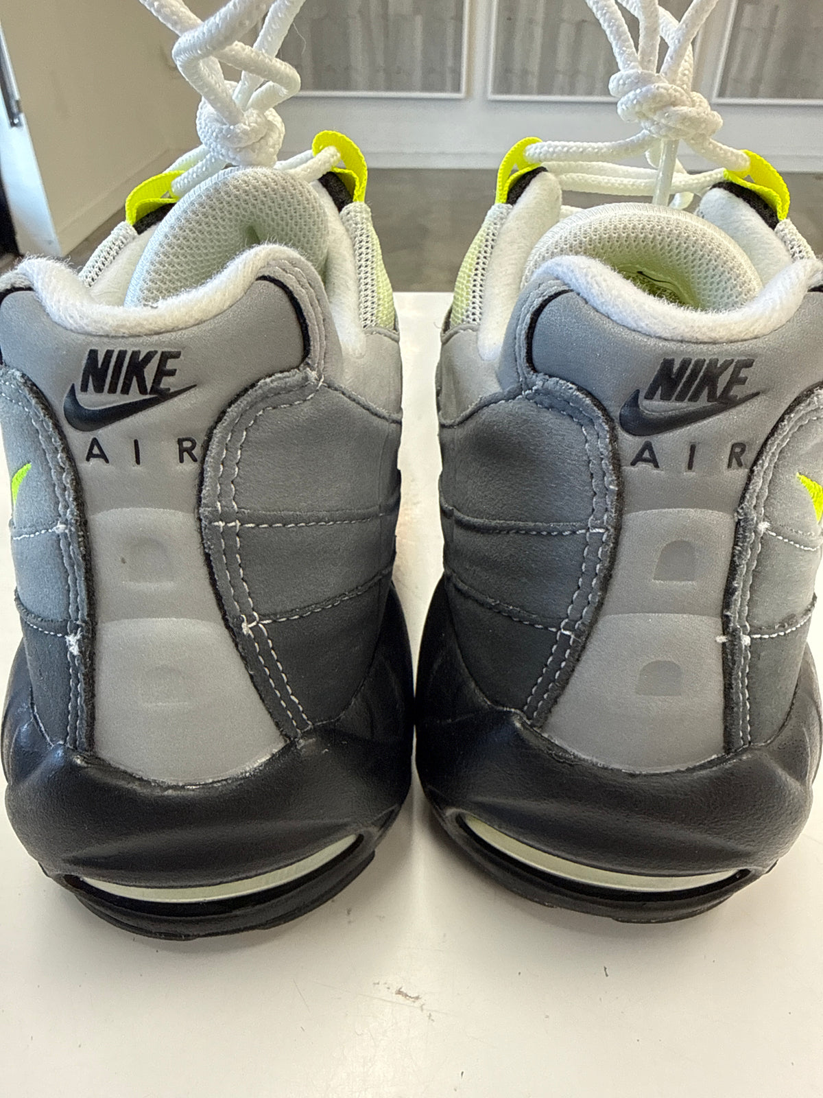 AIR MAX 95 OG NEON 2020 - SIZE 9.5 (WORN)