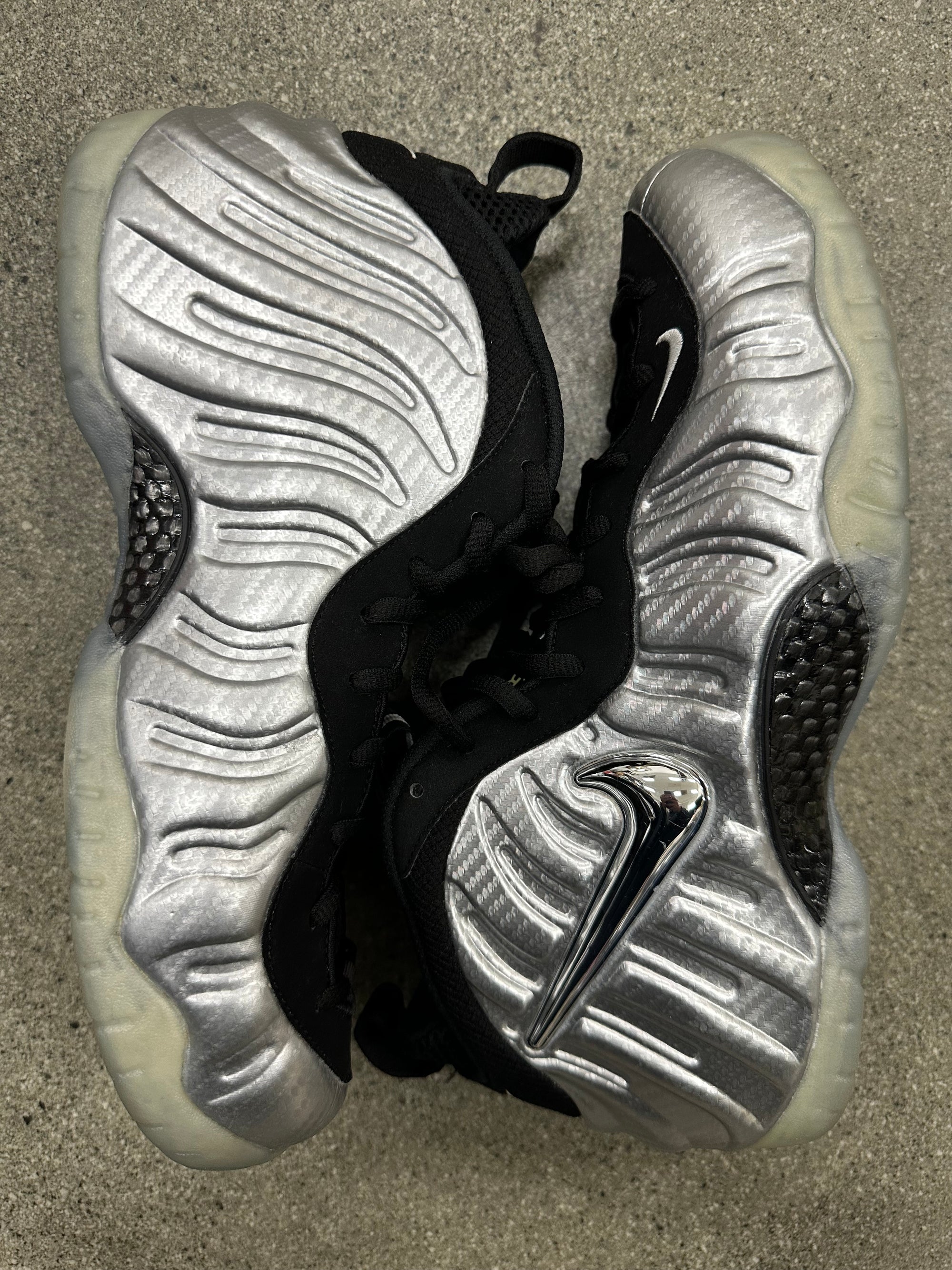 AIR FOAMPOSITE PRO SILVER SURFER - SIZE 12 (WORN) (SUPER CLEAN)