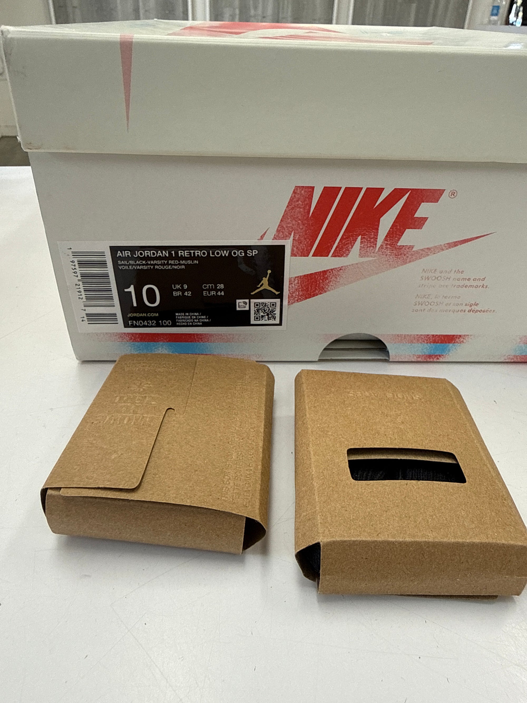 AIR JORDAN 1 LOW TROPHY ROOM - SIZE 10 (WORN)