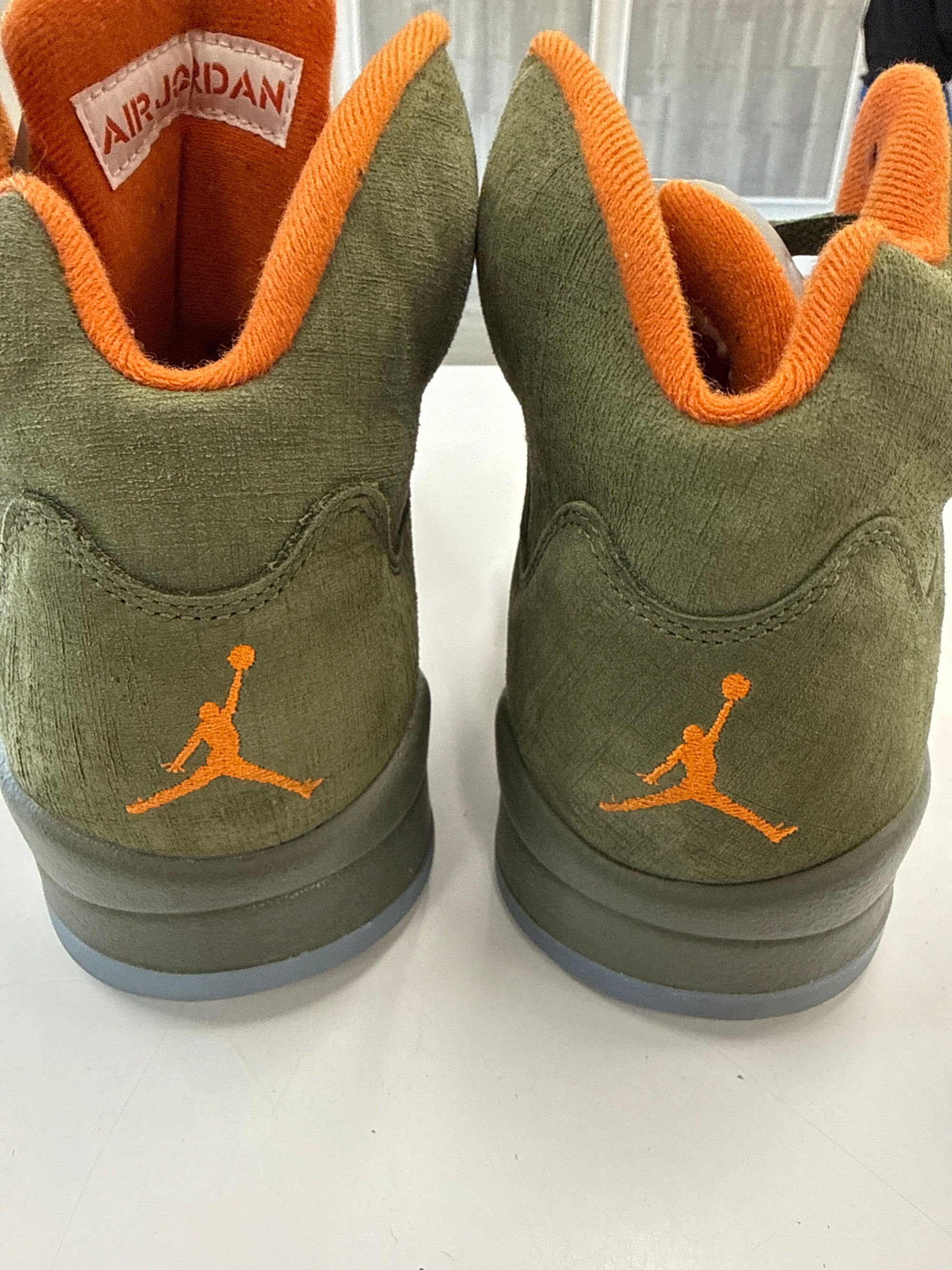 AIR JORDAN 5 OLIVE 2024 - SIZE 9.5 (WORN)