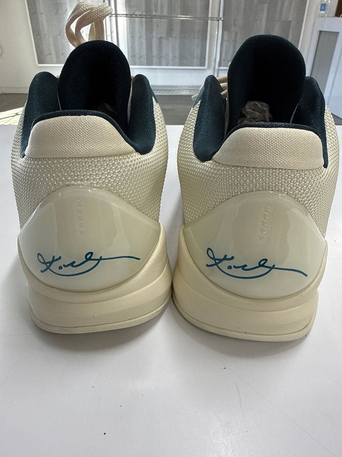 KOBE 5 PROTRO CAITLIN CLARK COCONUT MILK SPRUCE - SIZE 10 (WORN)