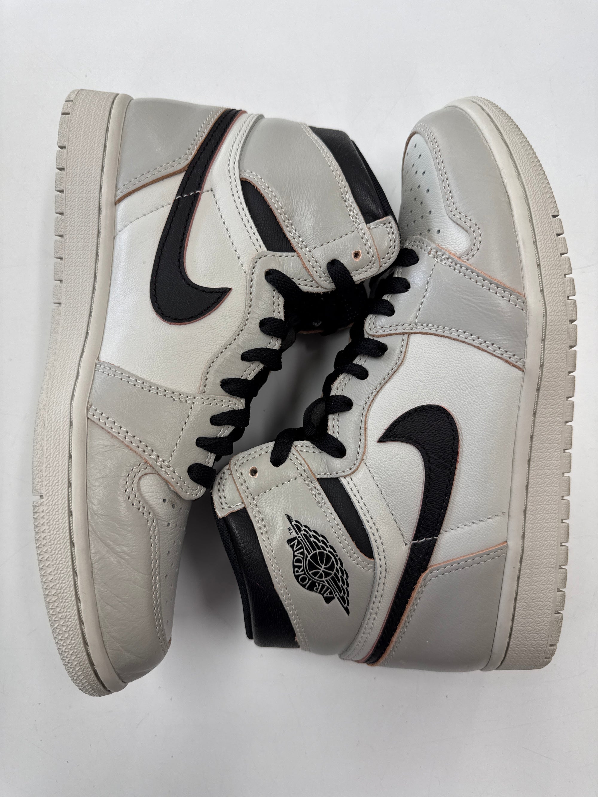 AIR JORDAN 1 HIGH NYC TO PARIS - SIZE 8 (WORN)