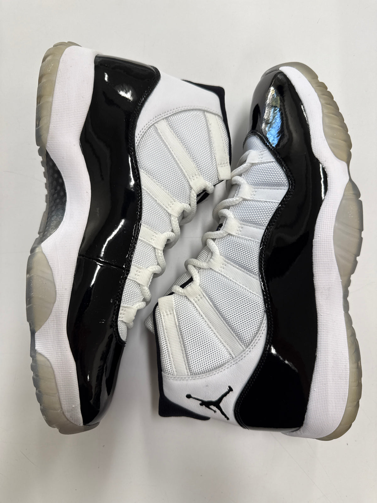 AIR JORDAN 11 CONCORD 2018 - SIZE 11 (WORN)