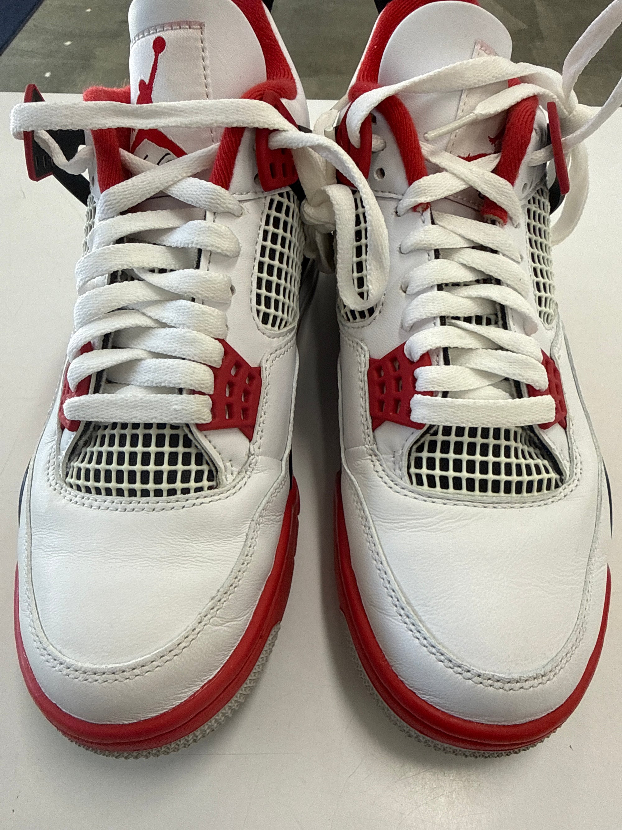 AIR JORDAN 4 FIRE RED 2020 - SIZE 8 (WORN)