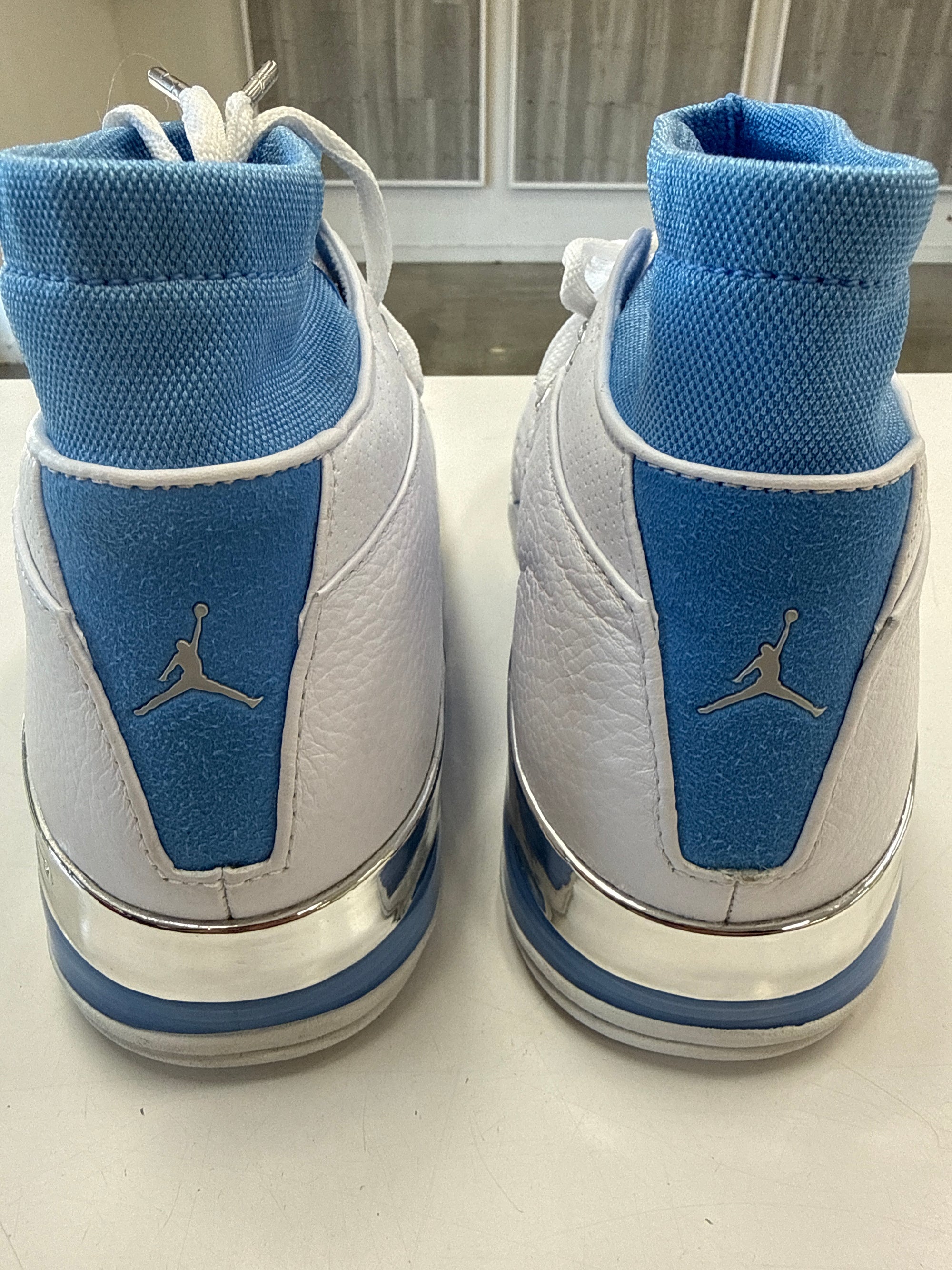 AIR JORDAN 17 UNIVERSITY BLUE 2024 - SIZE 11 (WORN) - SCRATCH ON TOE BOX / COMES IN SUITCASE
