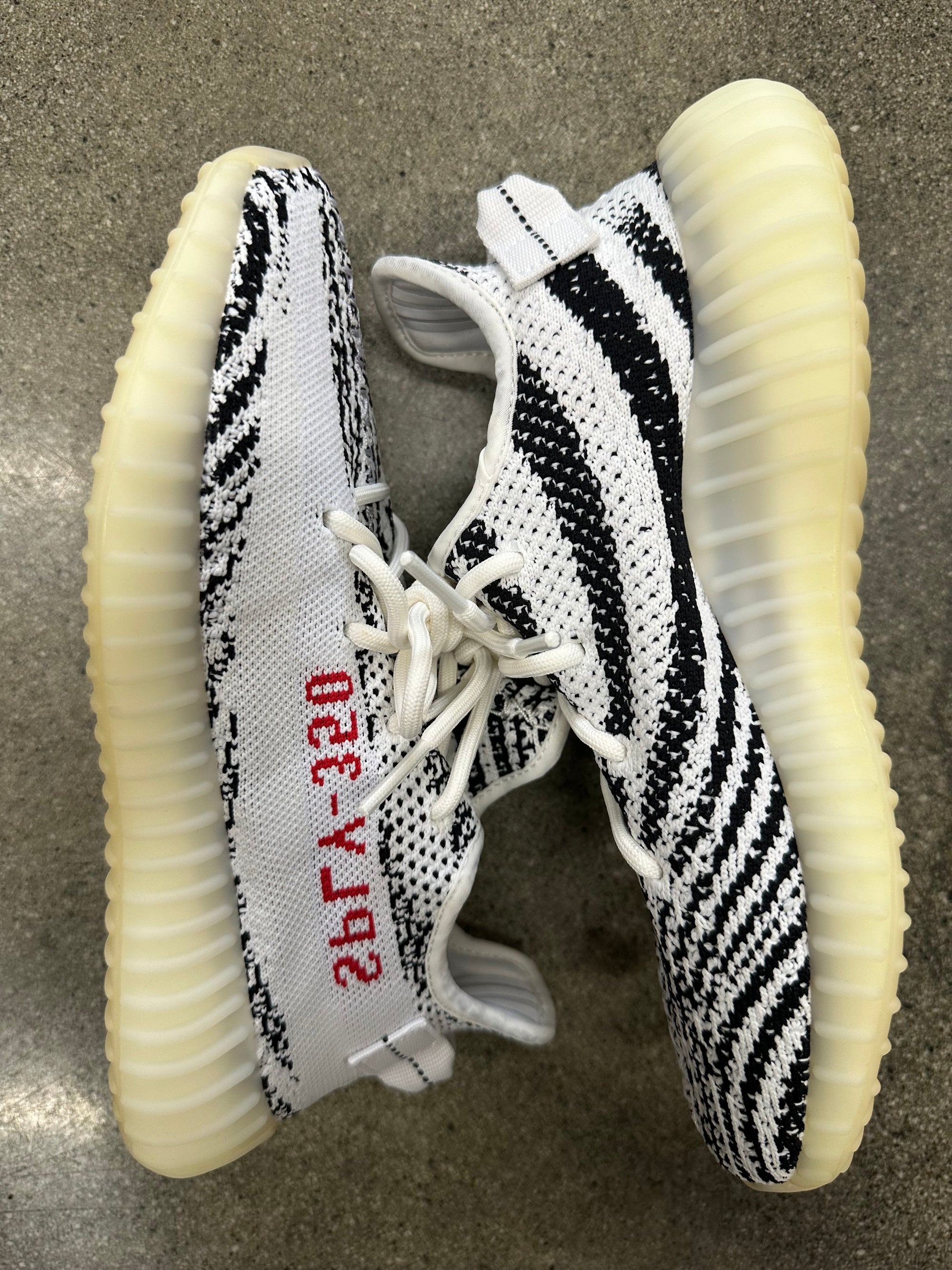 YEEZY BOOST 350 ZEBRA - SIZE 7 (WORN)