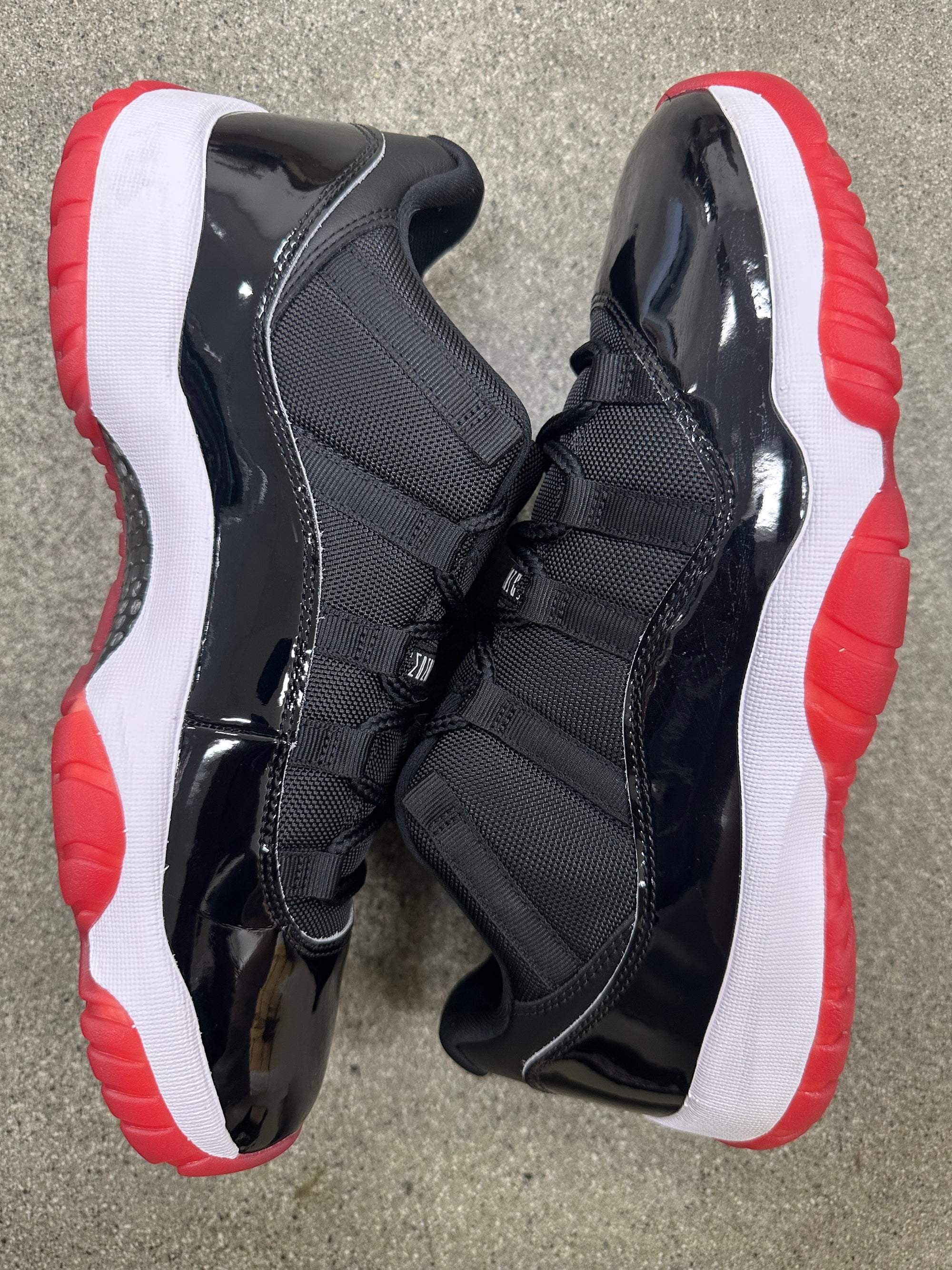 AIR JORDAN 11 LOW BRED 2025 - SIZE 11 (WORN) - SUPER CLEAN