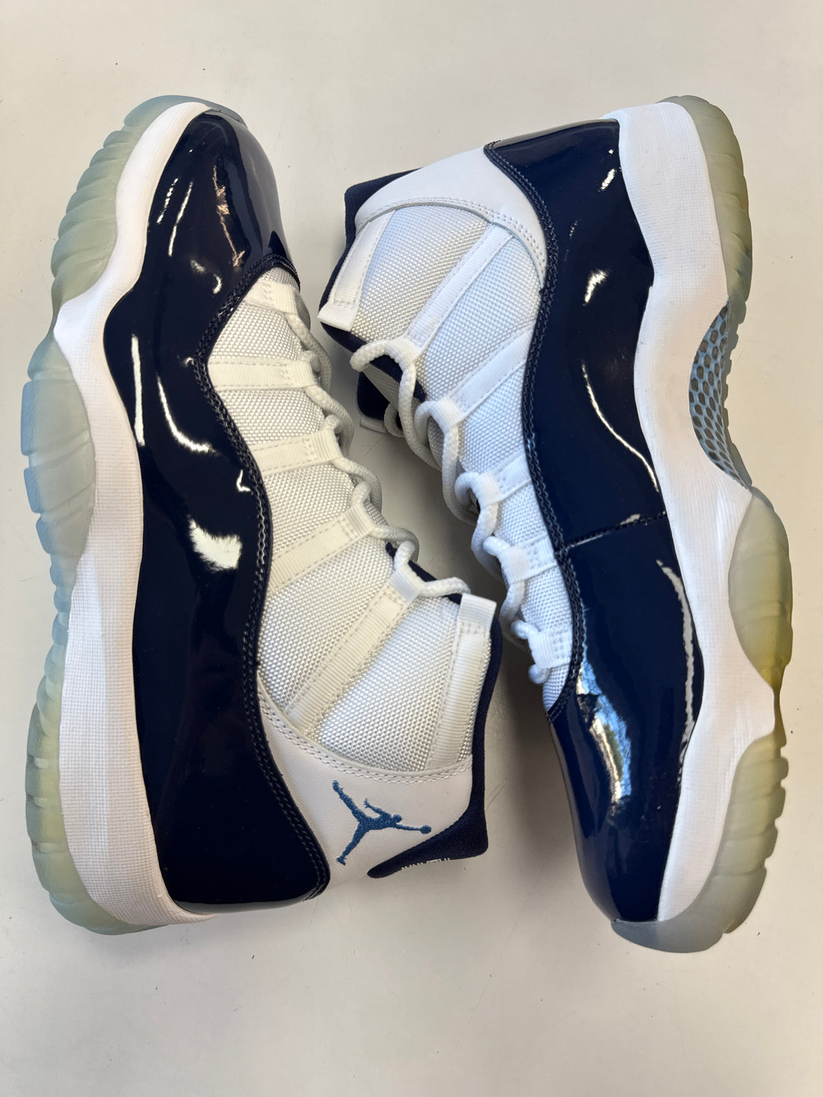 AIR JORDAN 11 WIN LIKE 82 - SIZE 13 (WORN)