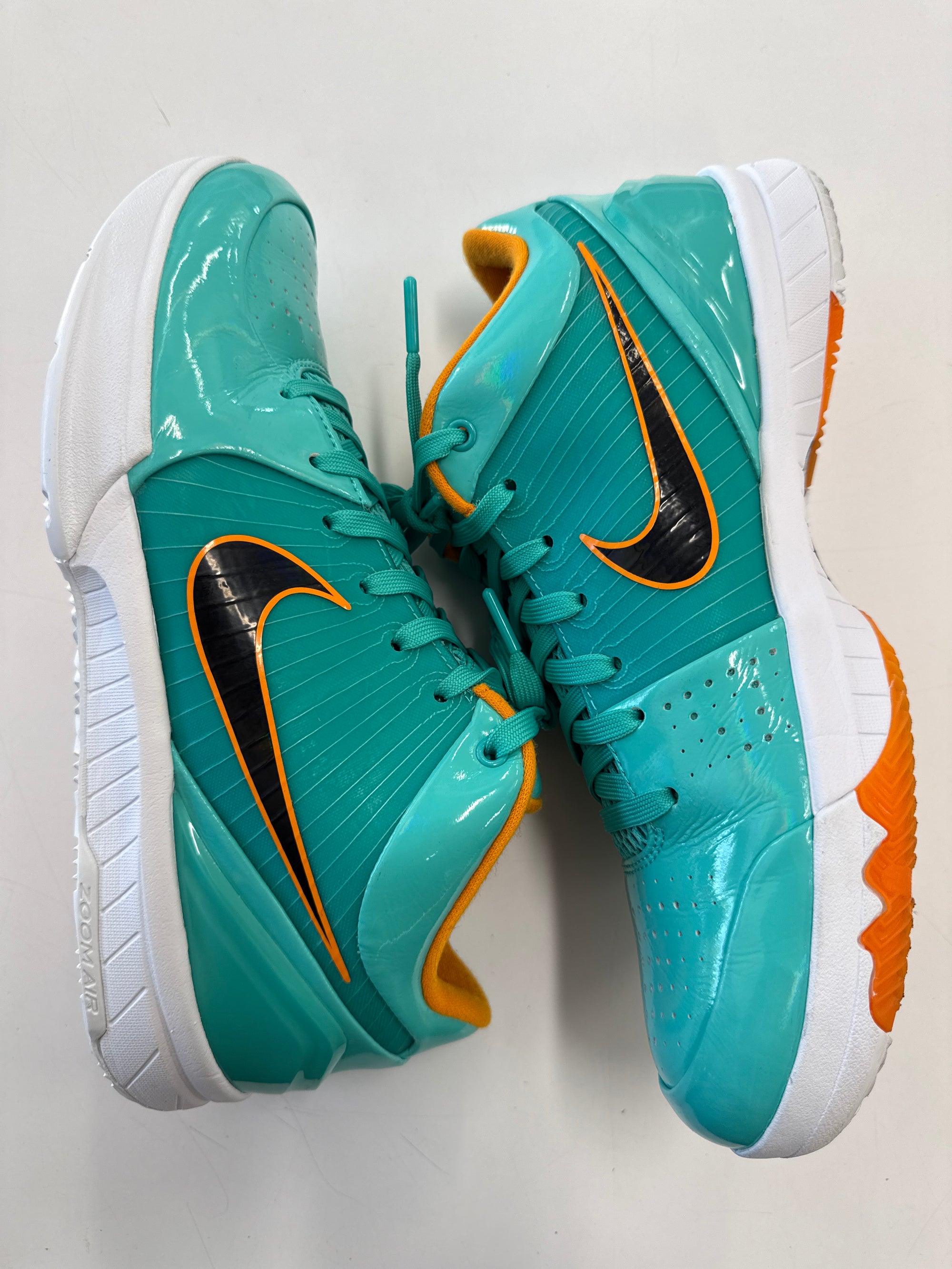 KOBE 4 PROTRO UNDFTD SAN ANTONIO SPURS - SIZE 10 (WORN)