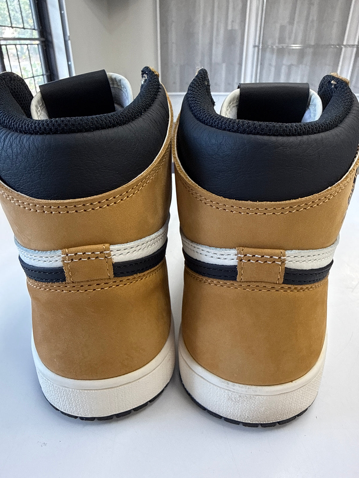AIR JORDAN 1 HIGH ROOKIE OF THE YEAR - SIZE 8.5 (WORN)