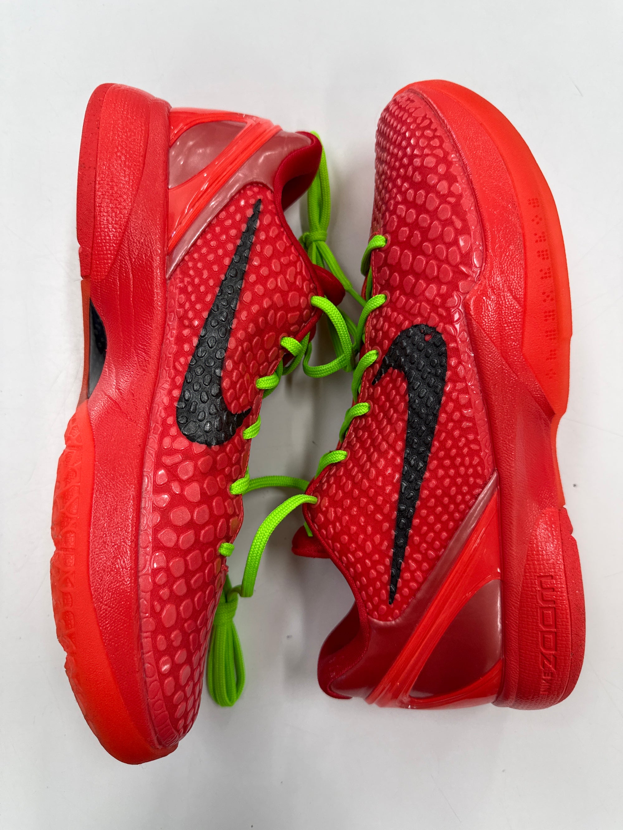 KOBE 6 PROTRO REVERSE GRINCH - SIZE 11 (WORN)
