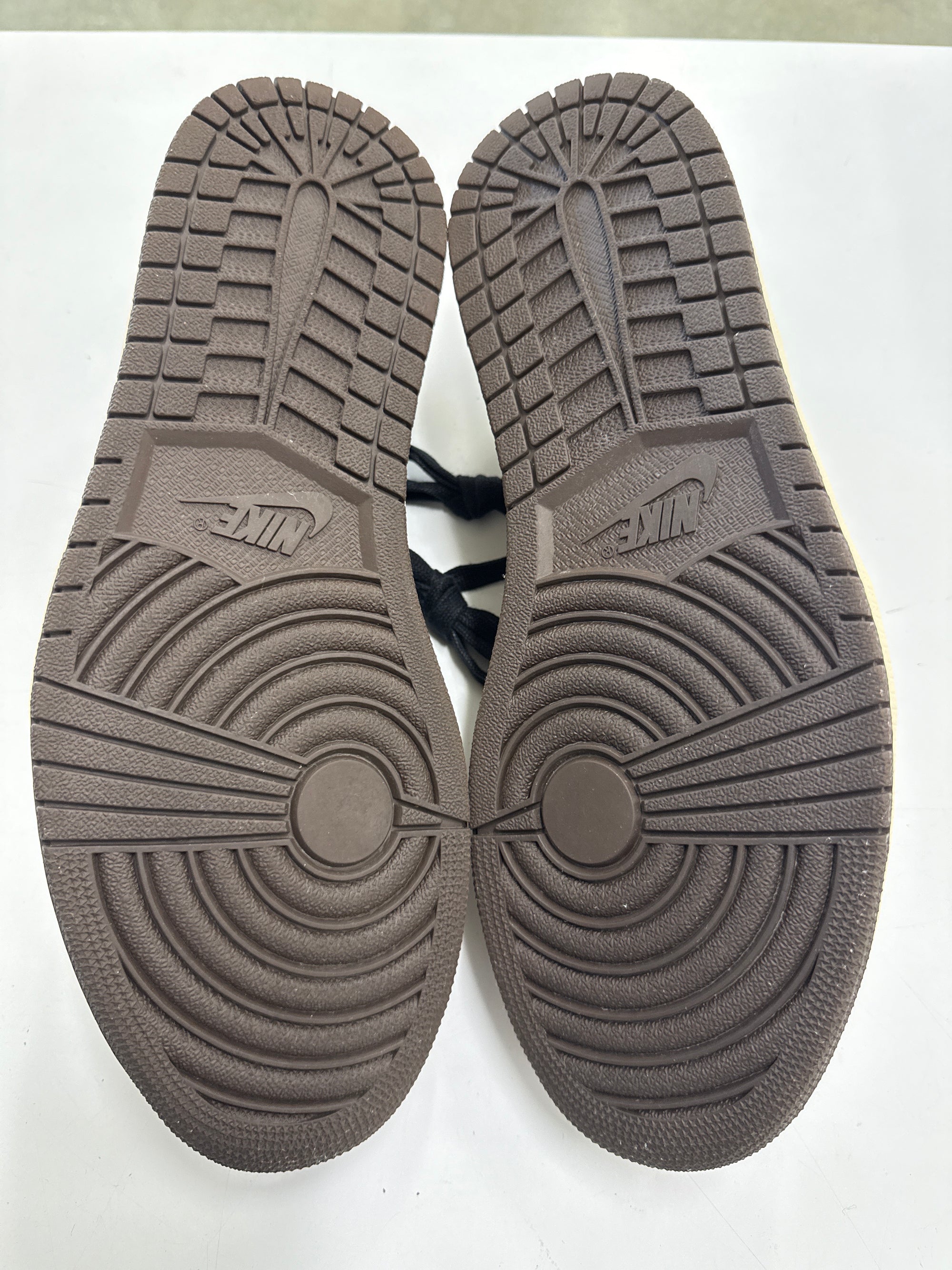 AIR JORDAN 1 LOW TRAVIS SCOTT MOCHA - SIZE 11 (WORN) - SUPER CLEAN