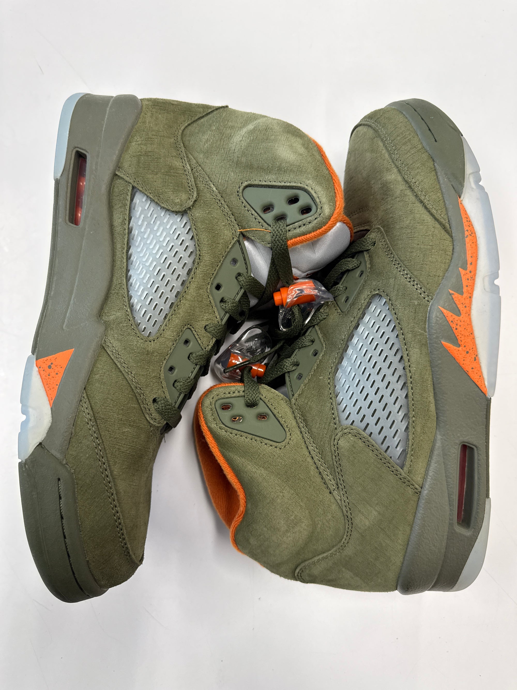 AIR JORDAN 5 OLIVE 2024 - SIZE 9.5 (WORN)
