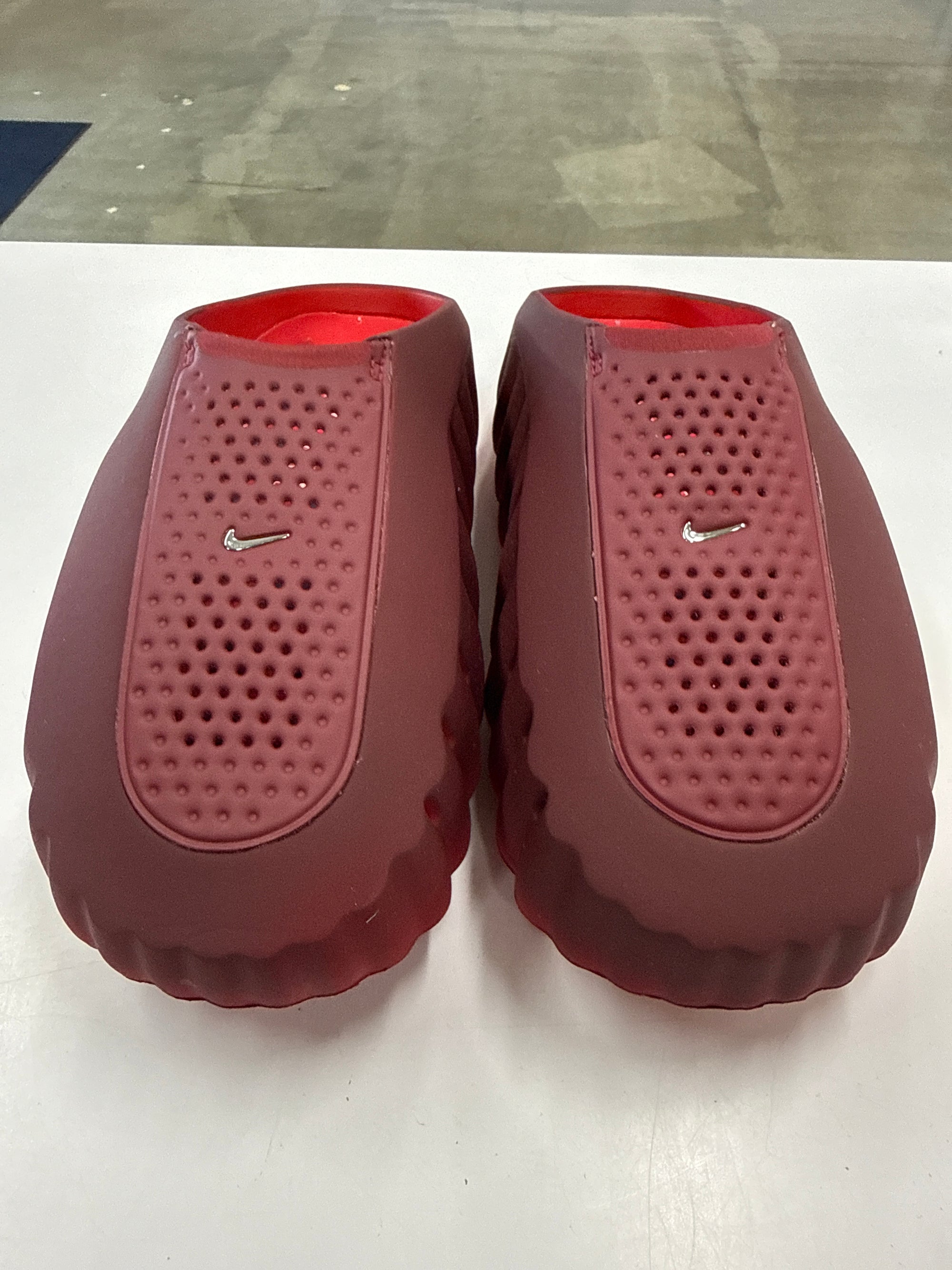 MIND 001 TEAM RED UNIVERSITY RED - SIZE 11 (WORN)