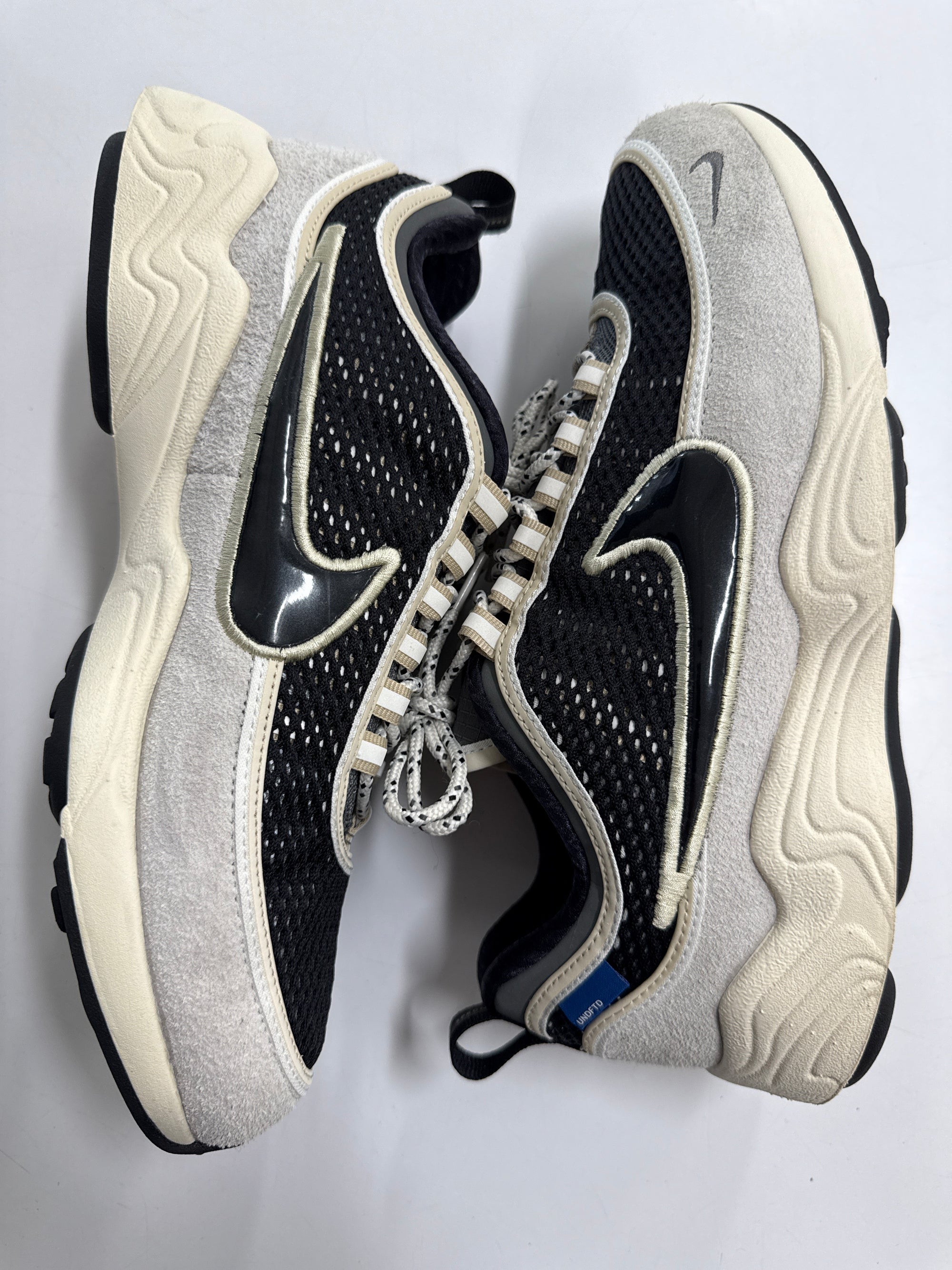 AIR ZOOM SPIRIDON UNDEFEATED PHANTOM - SIZE 9 (WORN)