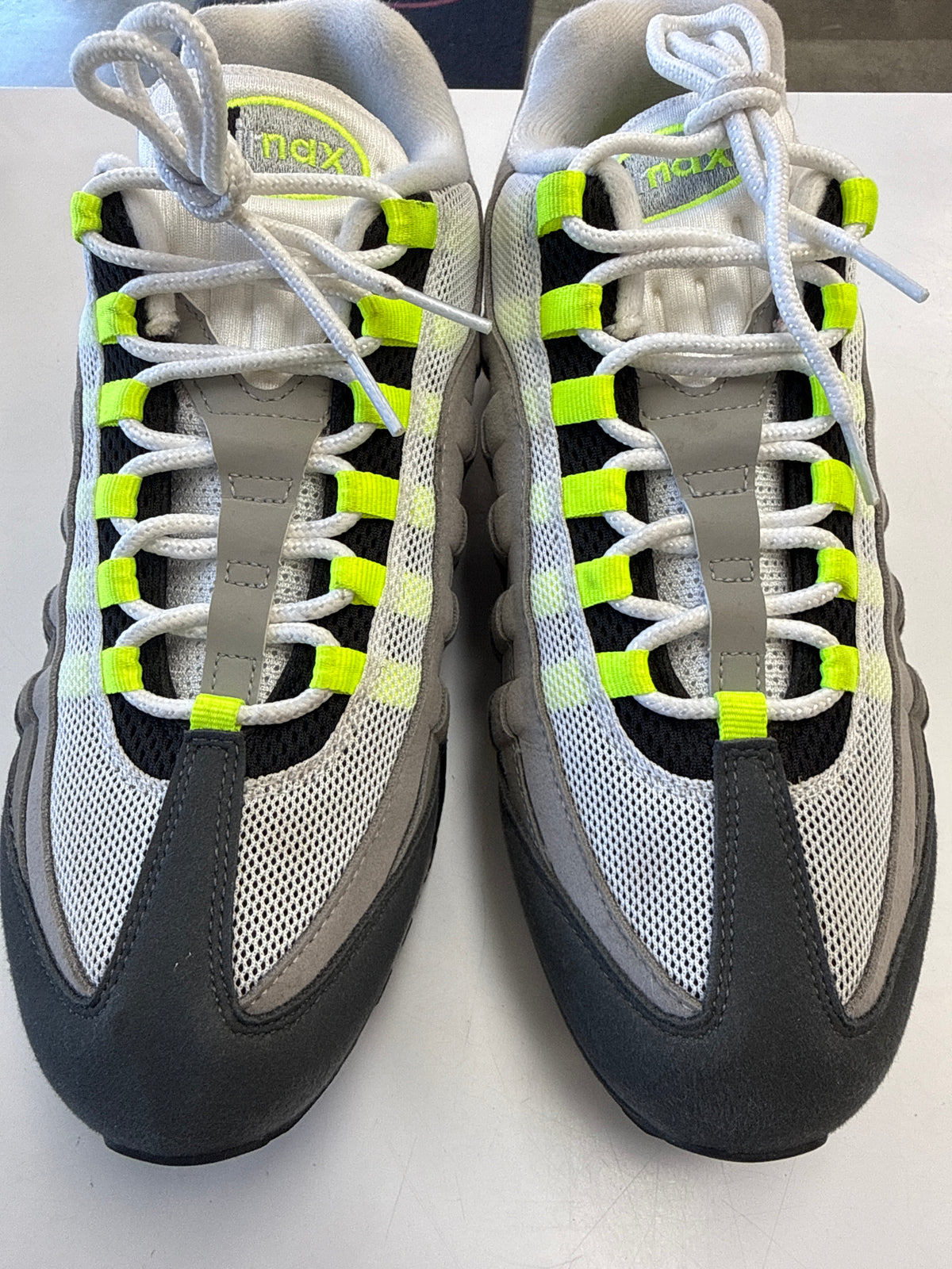AIR MAX 95 OG BIG BUBBLE NEON - SIZE 11 (WORN)