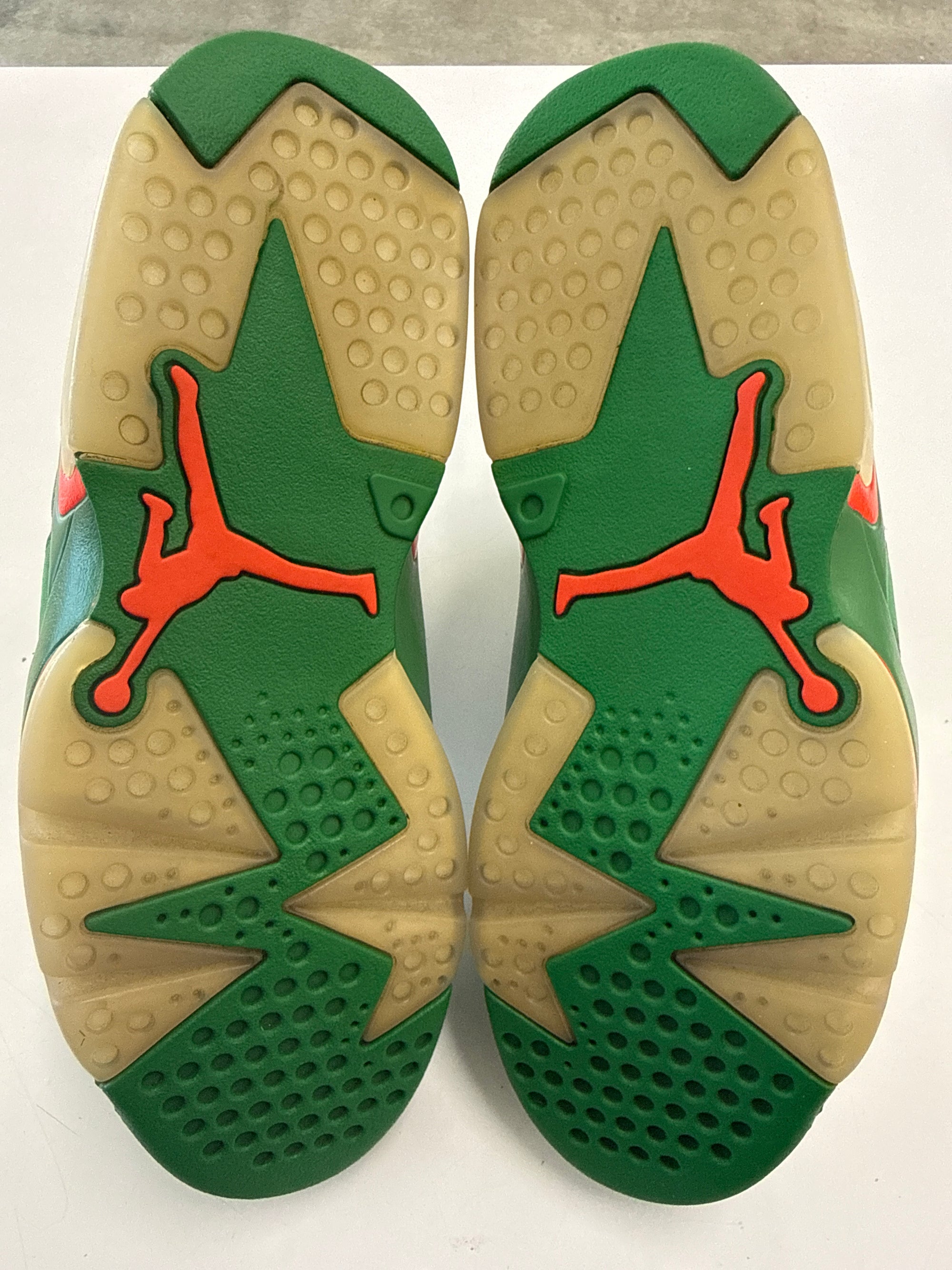 AIR JORDAN 6 GATORADE GREEN - SIZE 8 (WORN)