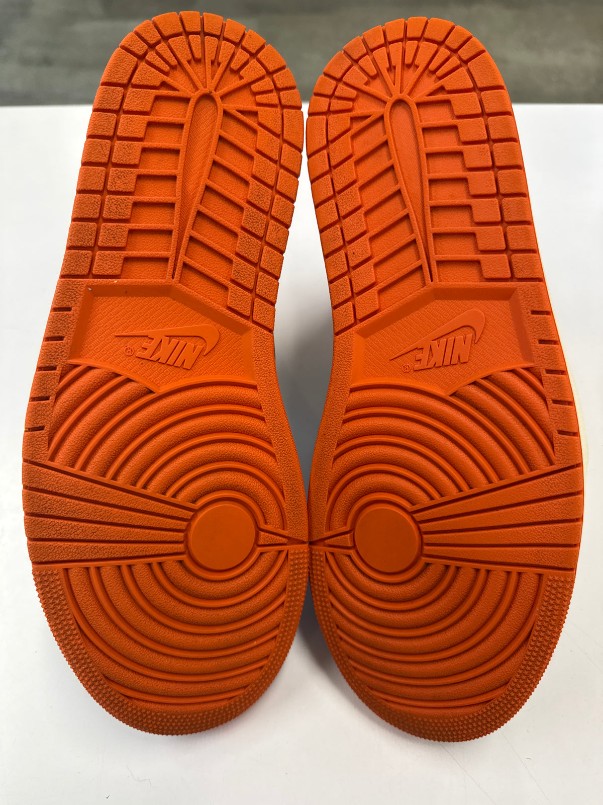 AIR JORDAN 1 HIGH SHATTERED BACKBOARD 2025 - SIZE 11.5 (WORN)