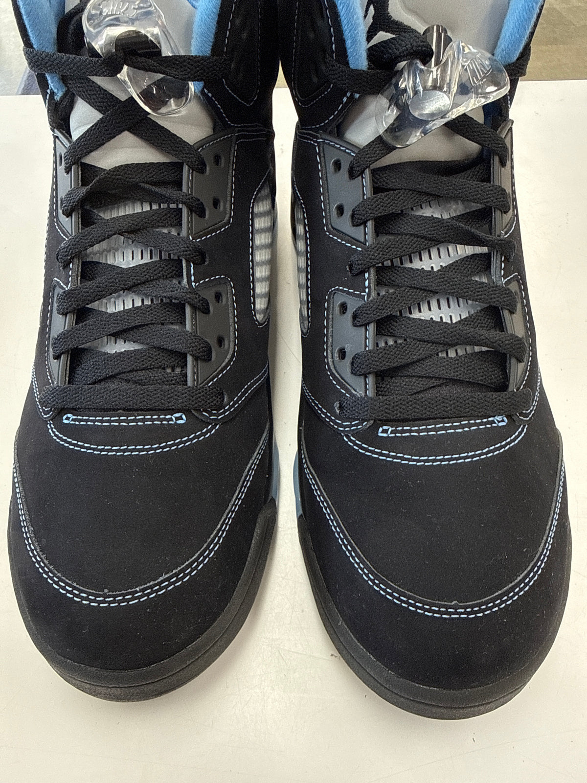 AIR JORDAN 5 BLACK UNIVERSITY BLUE 2026 - SIZE 11.5 (WORN