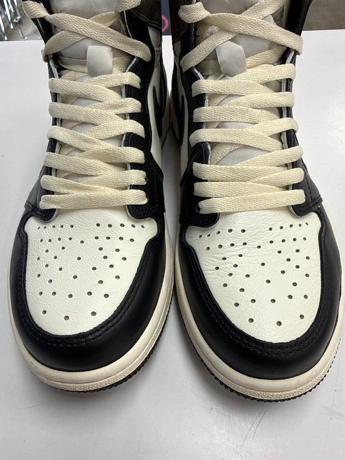 AIR JORDAN 1 HIGH DARK MOCHA - SIZE 8.5 (WORN)