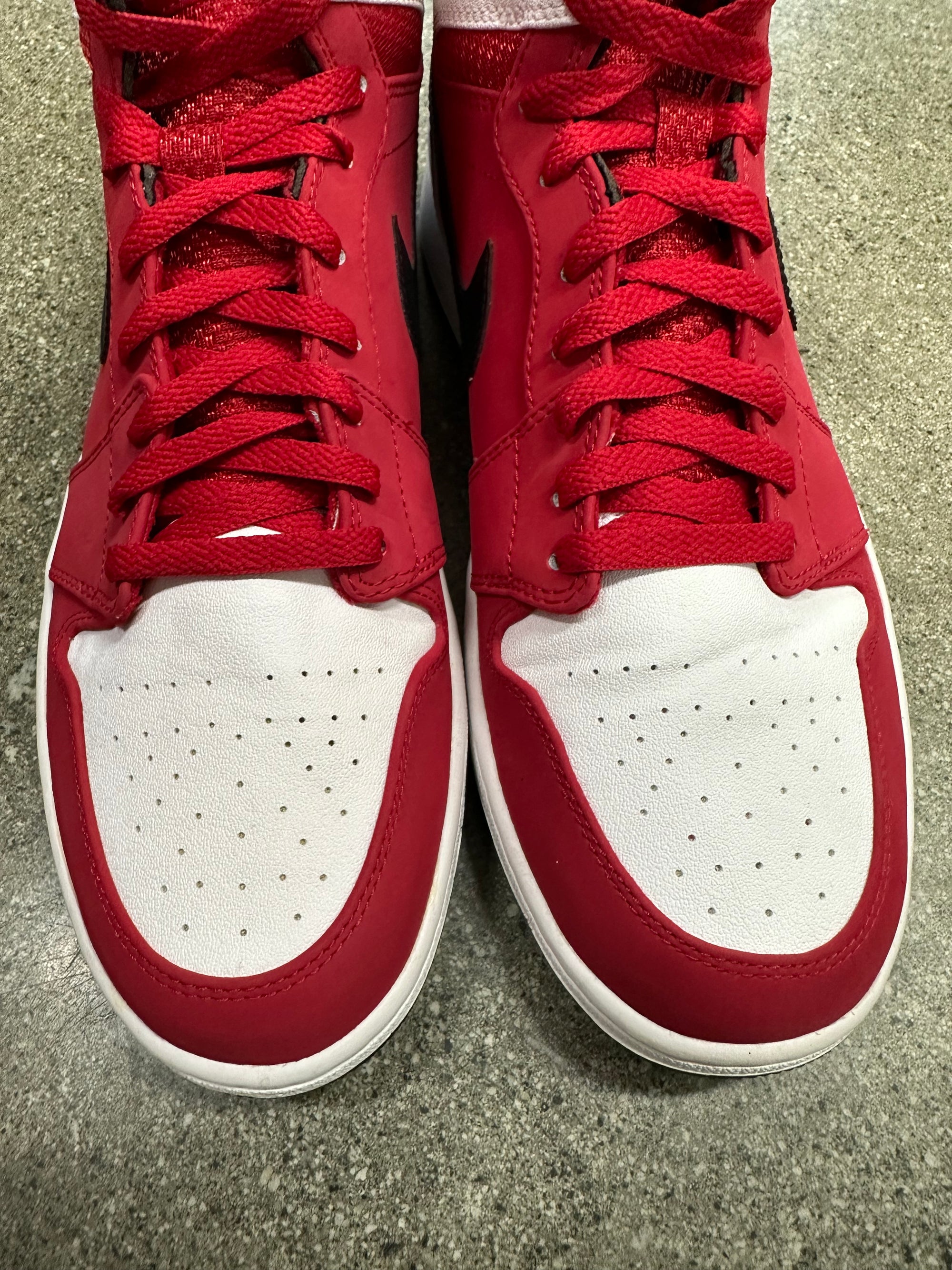 AIR JORDAN 1 CARMINE - SIZE 11.5 (WORN) - SUPER CLEAN
