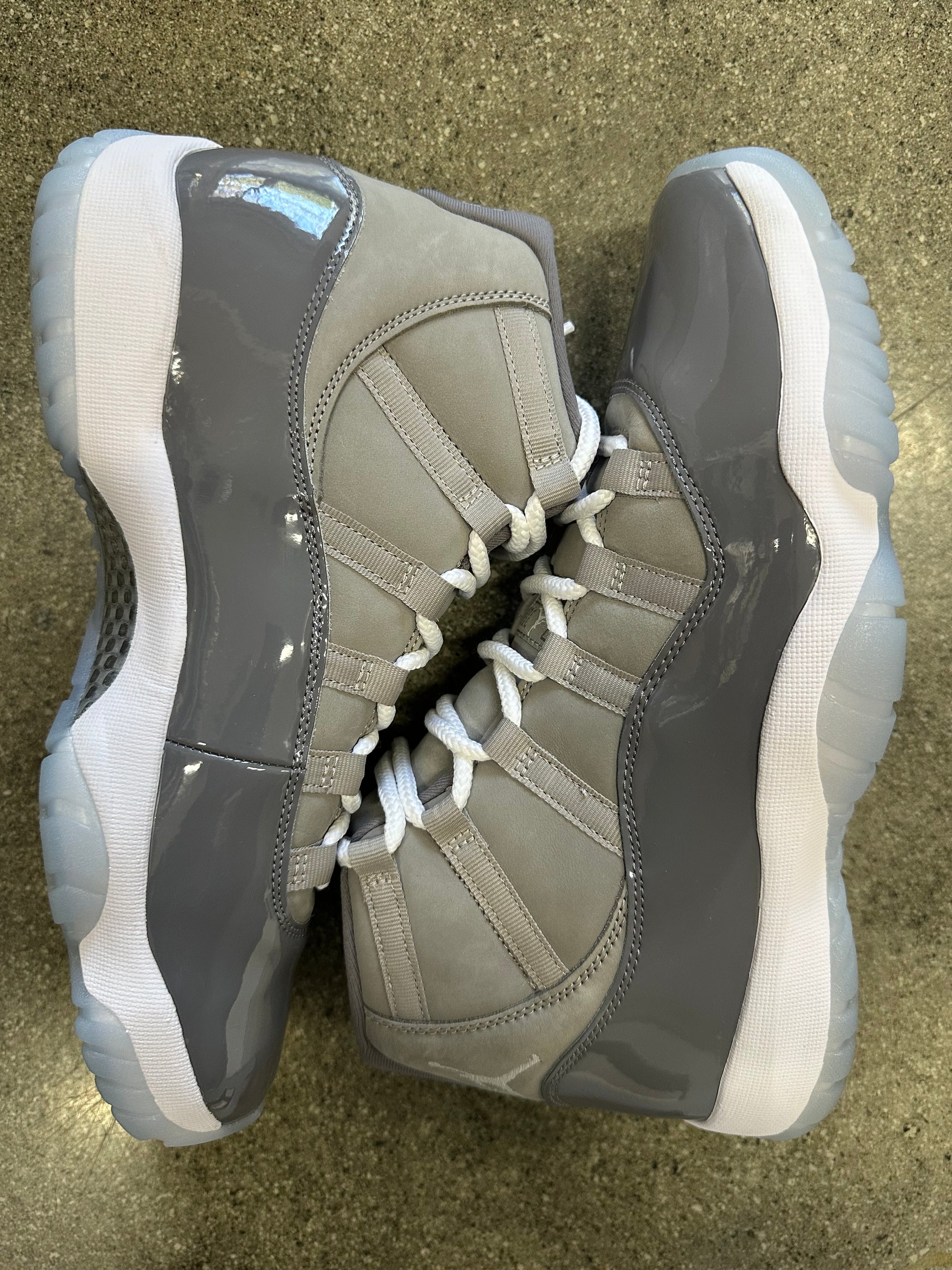 AIR JORDAN 11 COOL GREY 2021 - SIZE 10.5 (WORN)