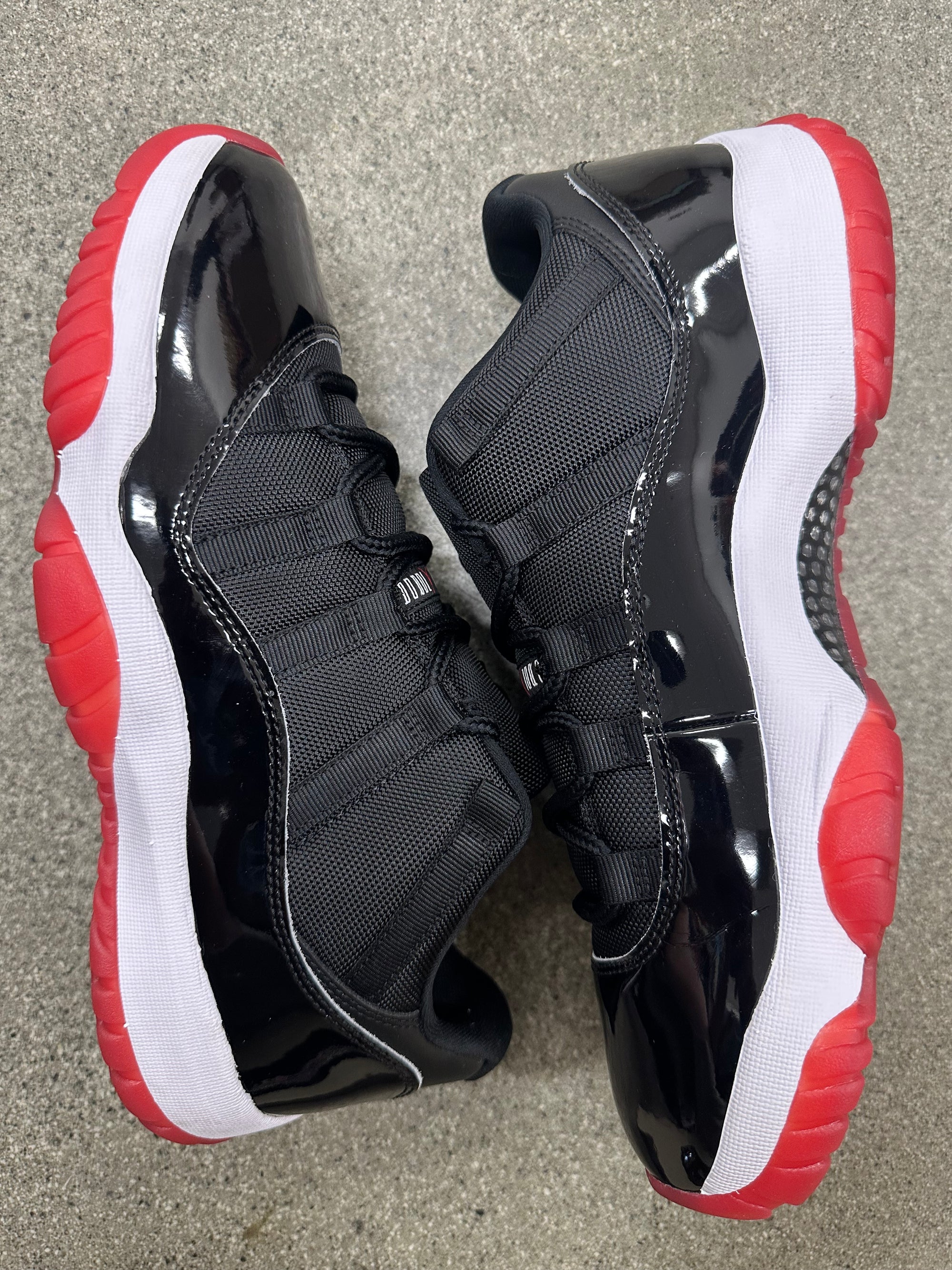 AIR JORDAN 11 LOW BRED 2025 - SIZE 11 (WORN) - SUPER CLEAN