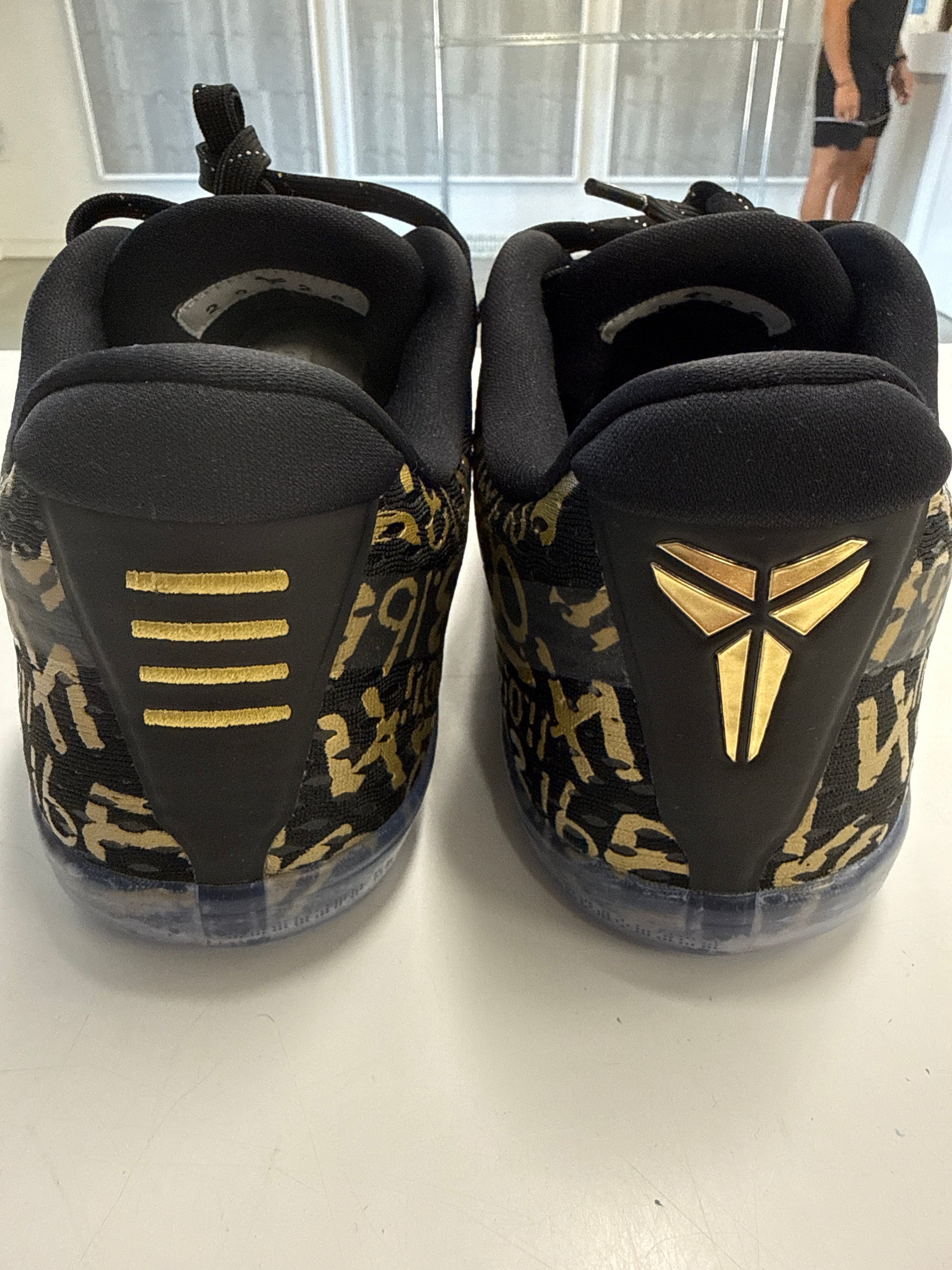 KOBE 11 PROTRO MAMBA DAY - SIZE 9.5 (WORN)