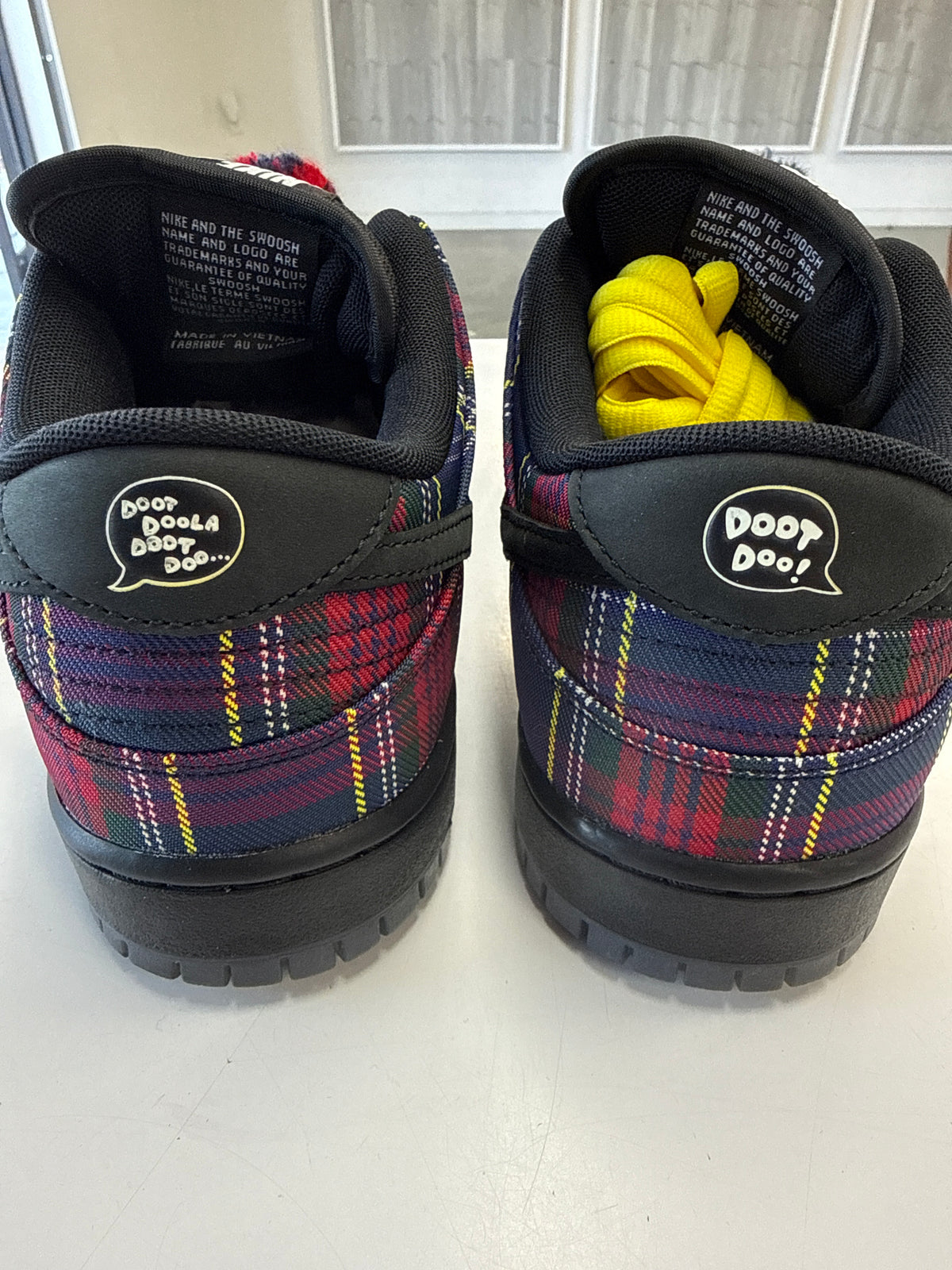 SB DUNK LOW NARDWUAR - SIZE 10.5 (WORN)