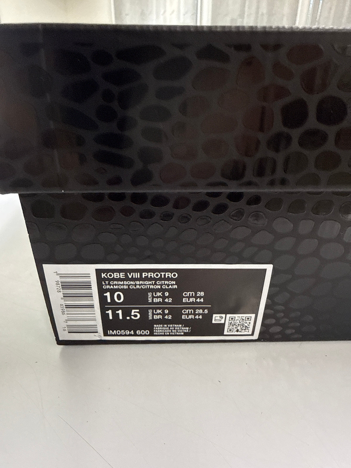 KOBE 8 PROTRO YEAR OF THE HORSE - SIZE 10 (WORN)